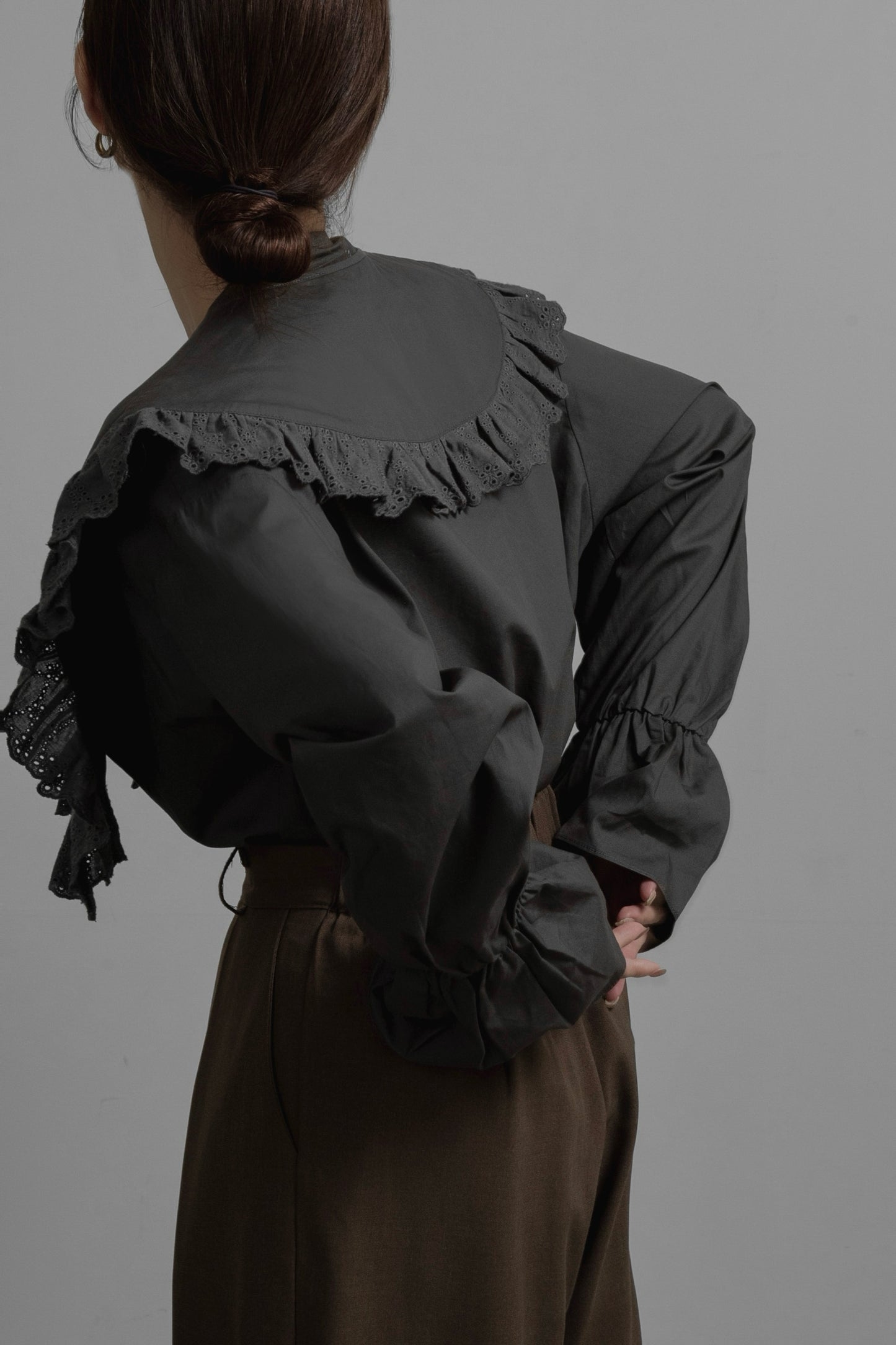 multiway big collar accent button blouse