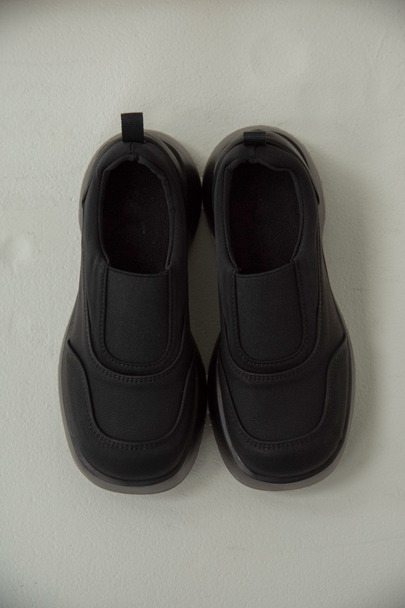 round shape platform sneaker