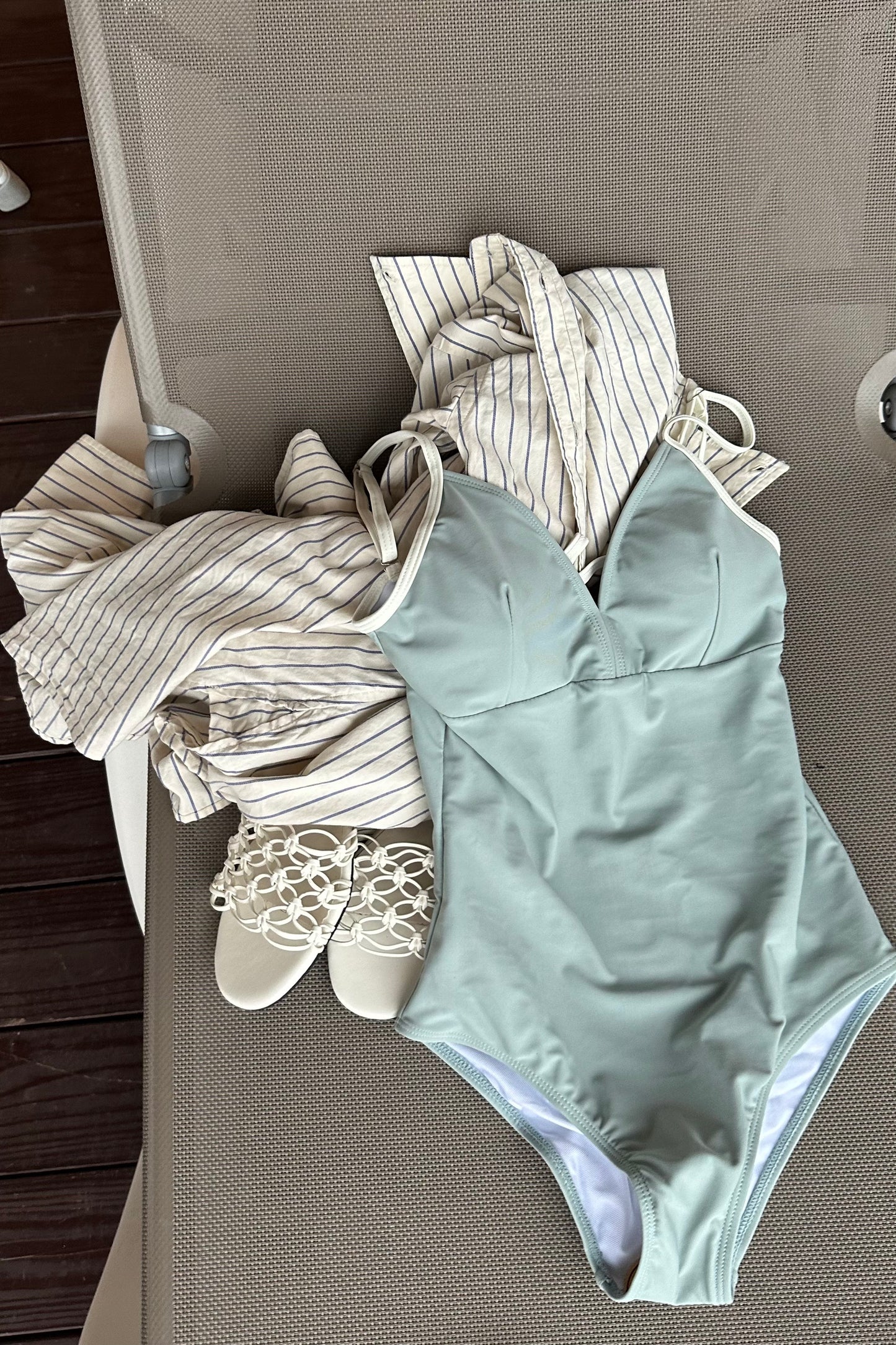 bi color v back open swimwear