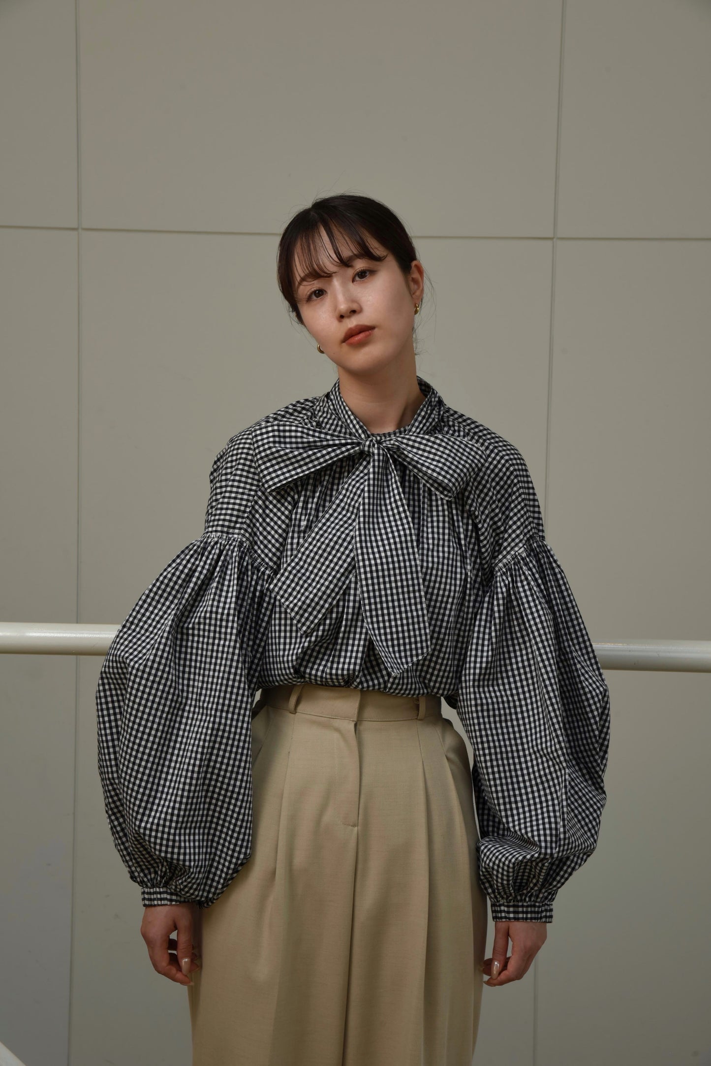 gather ribbon volume blouse