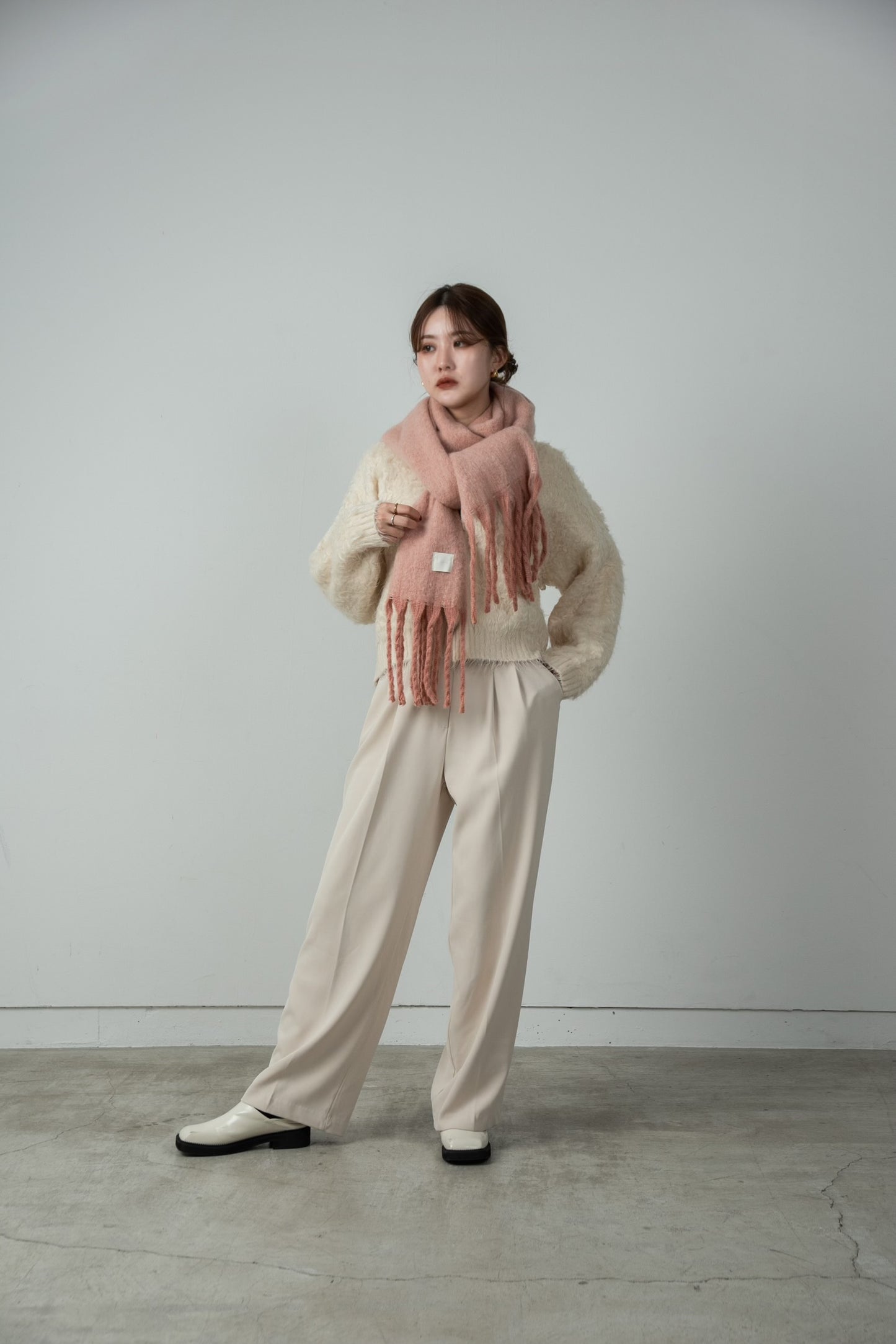 bulky volume fringe muffler