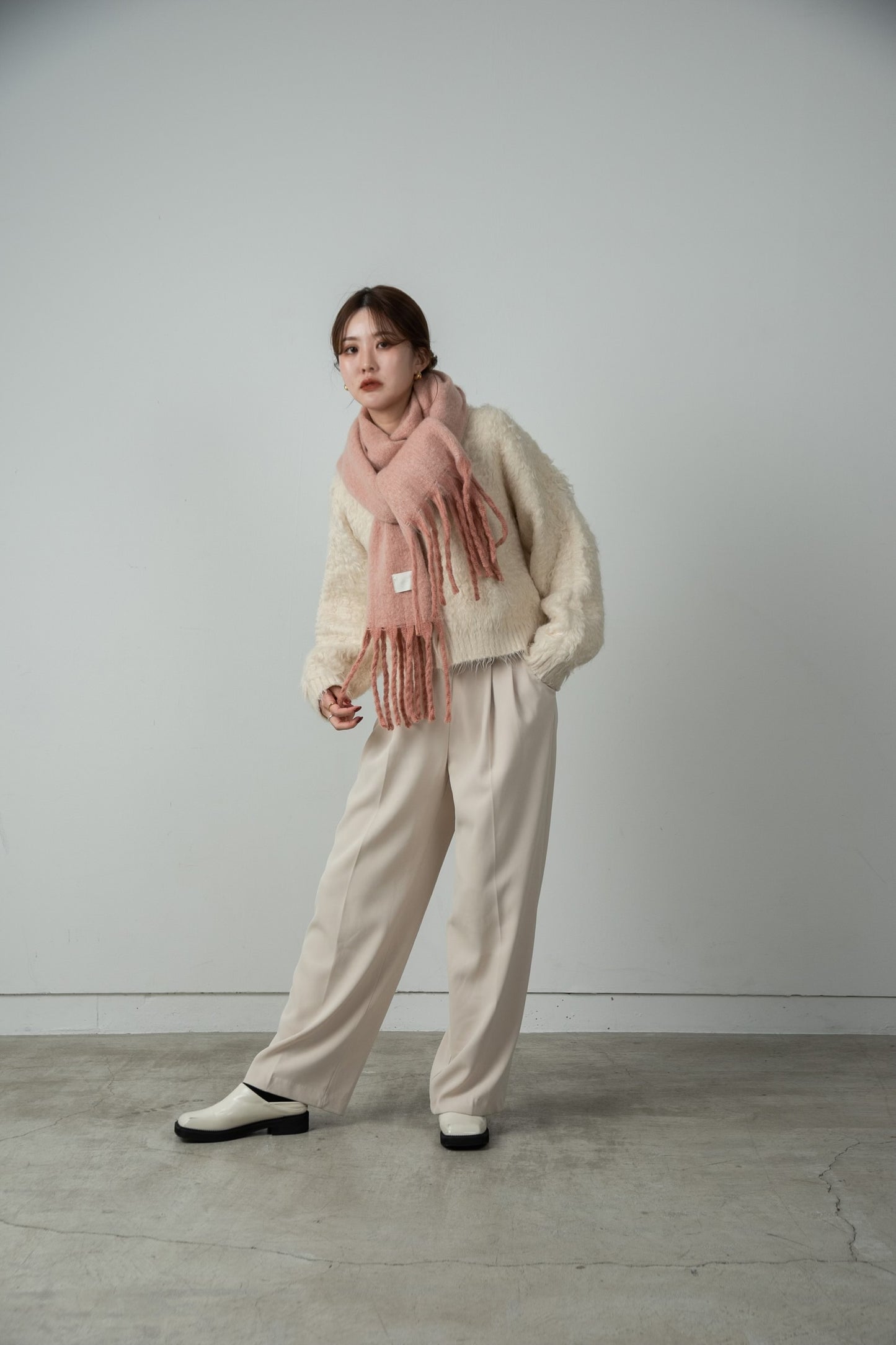 bulky volume fringe muffler