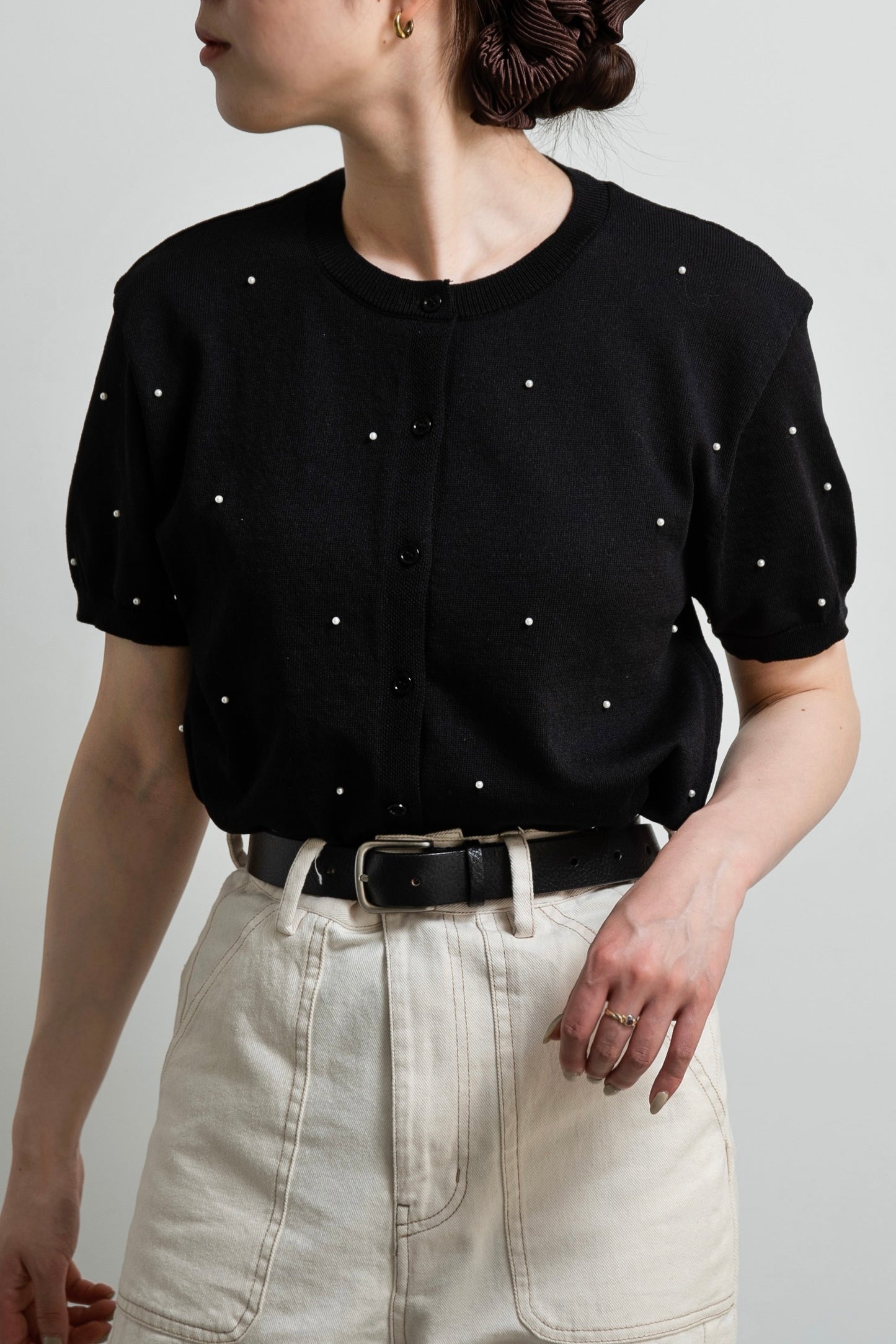 pearl like sleeve cardigan