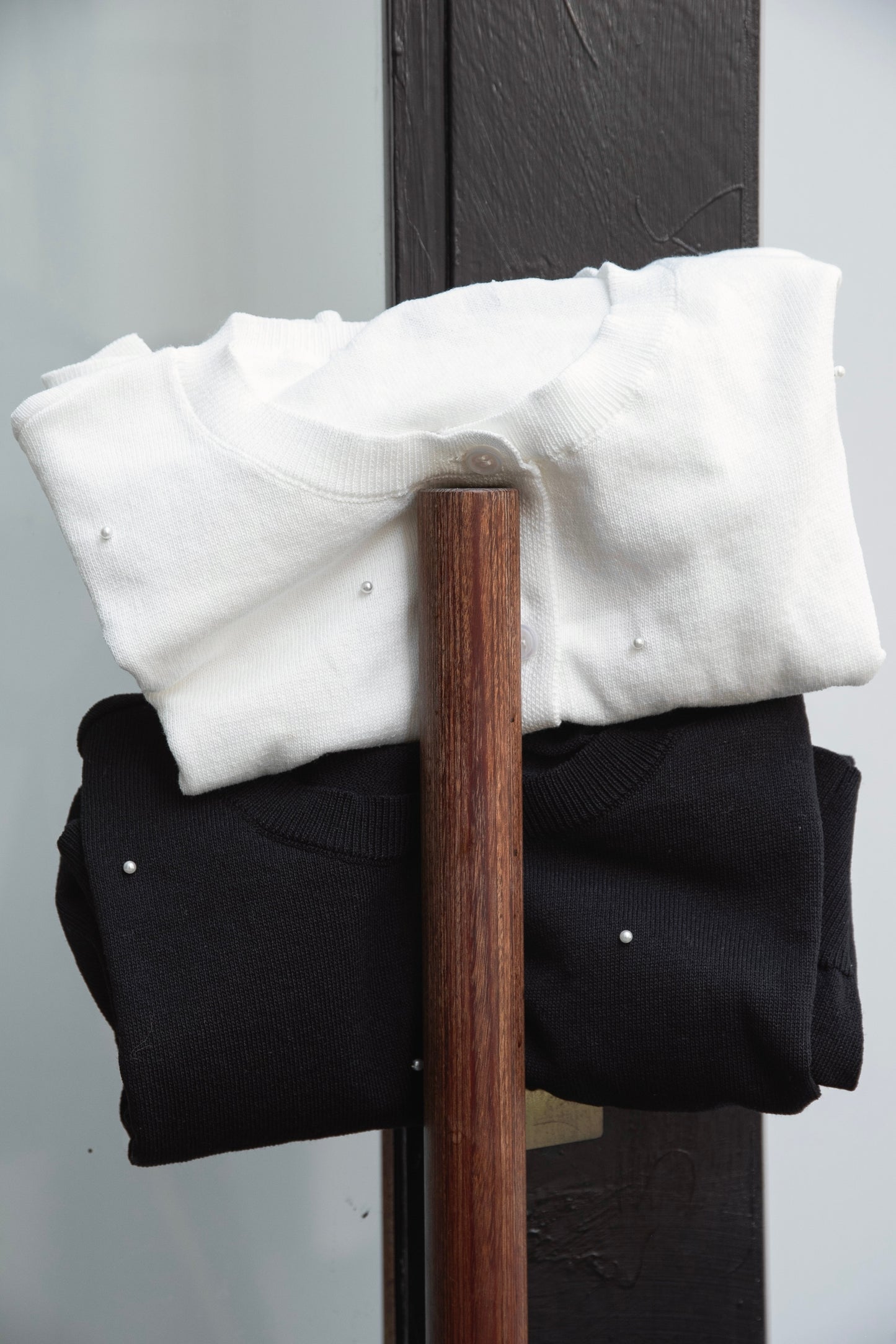 pearl like sleeve cardigan