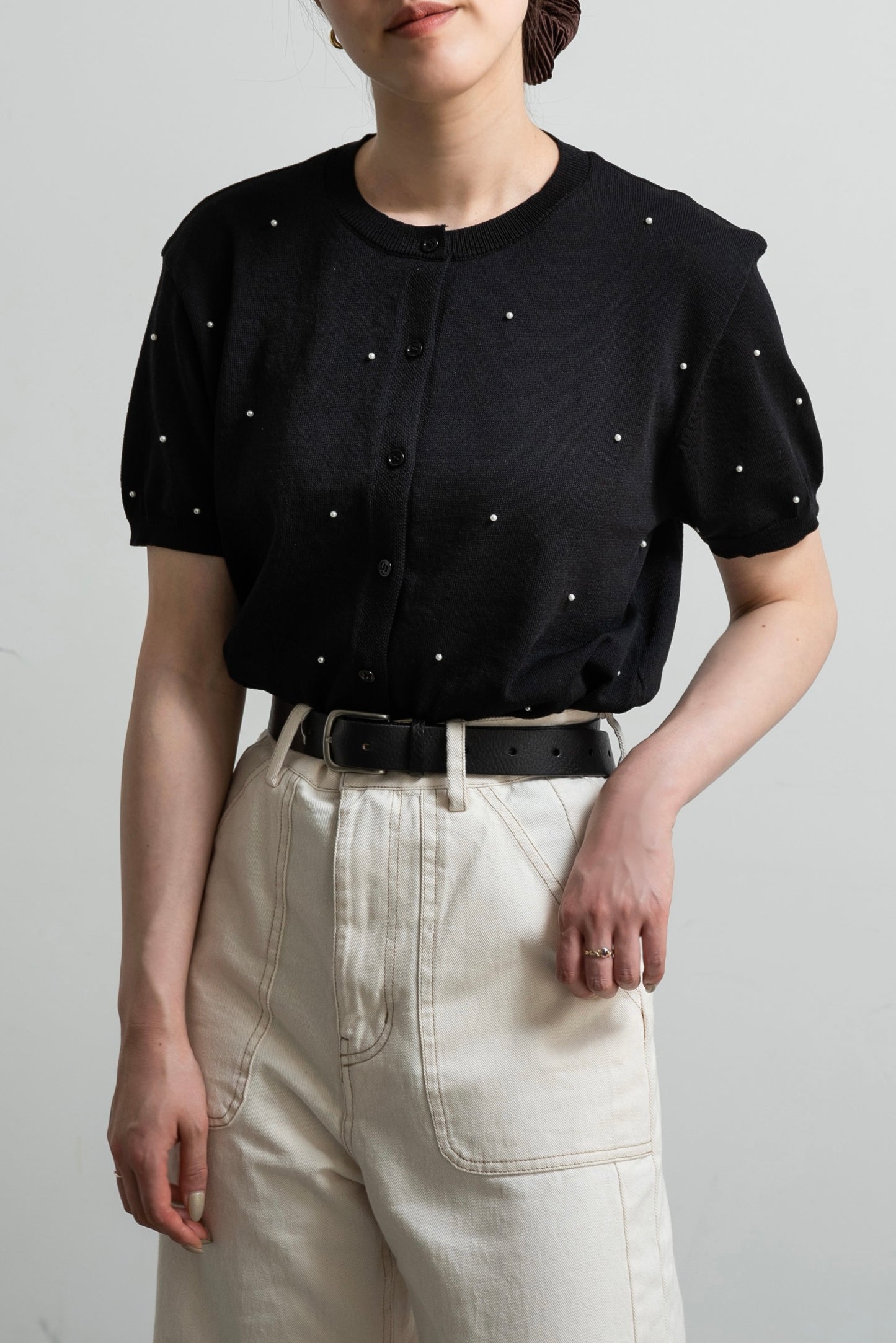 pearl like sleeve cardigan