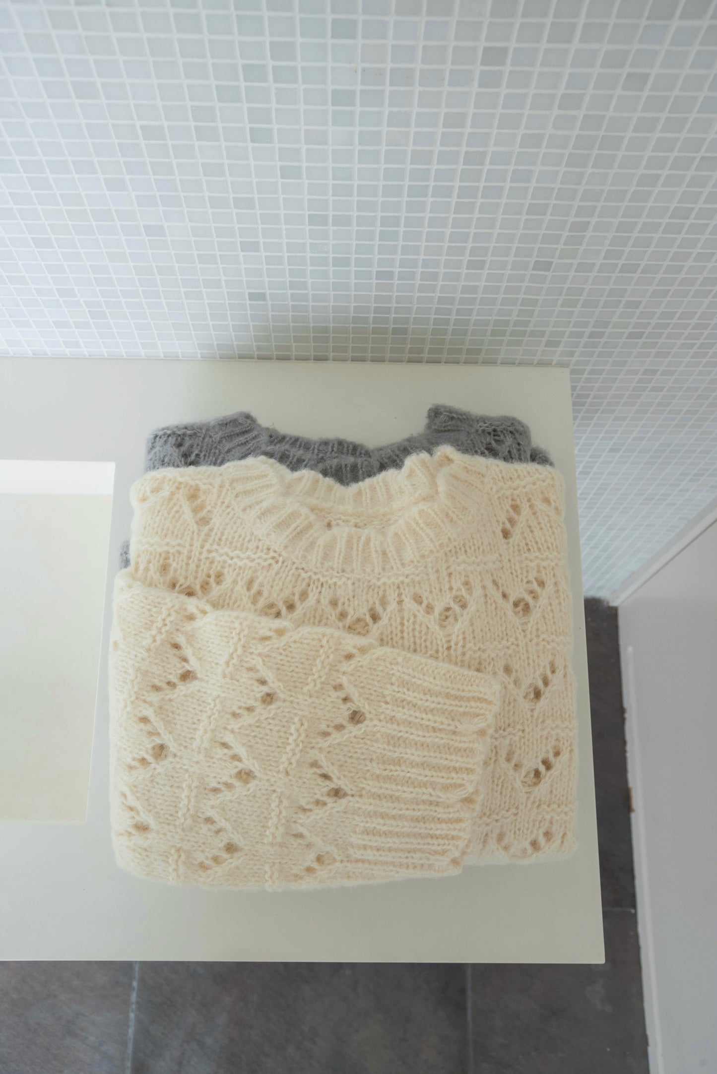 openwork scallop knit pullover