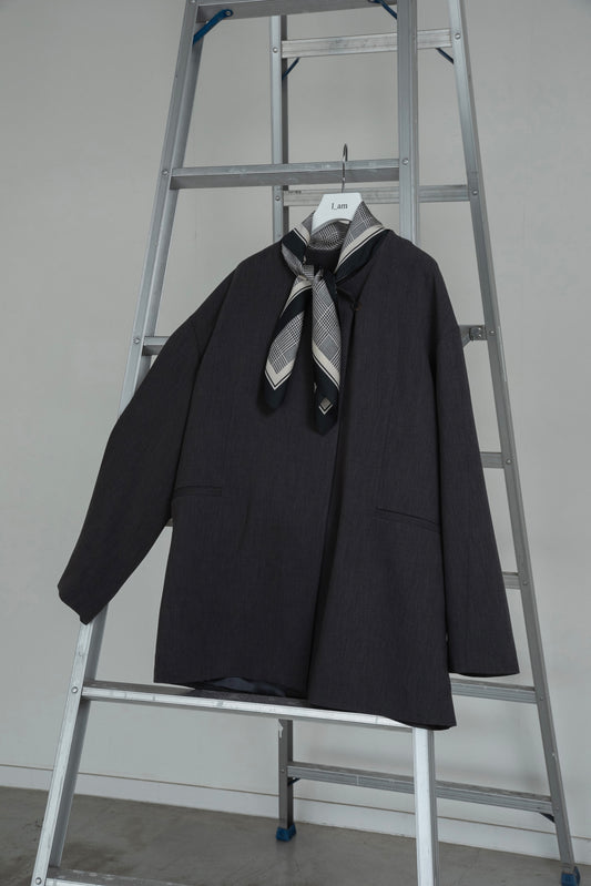 loose silhouette collarless jacket