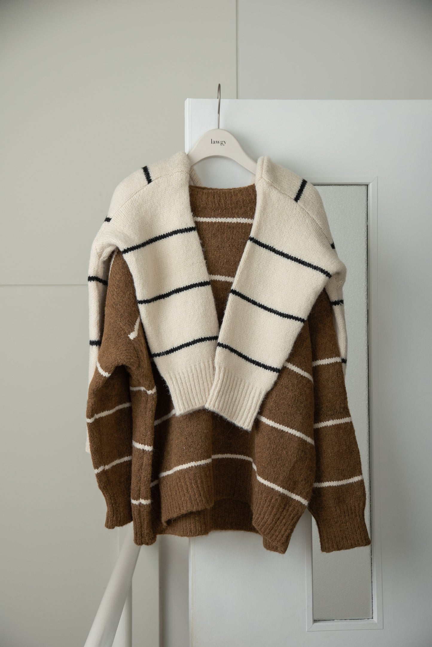bi color thin border knit