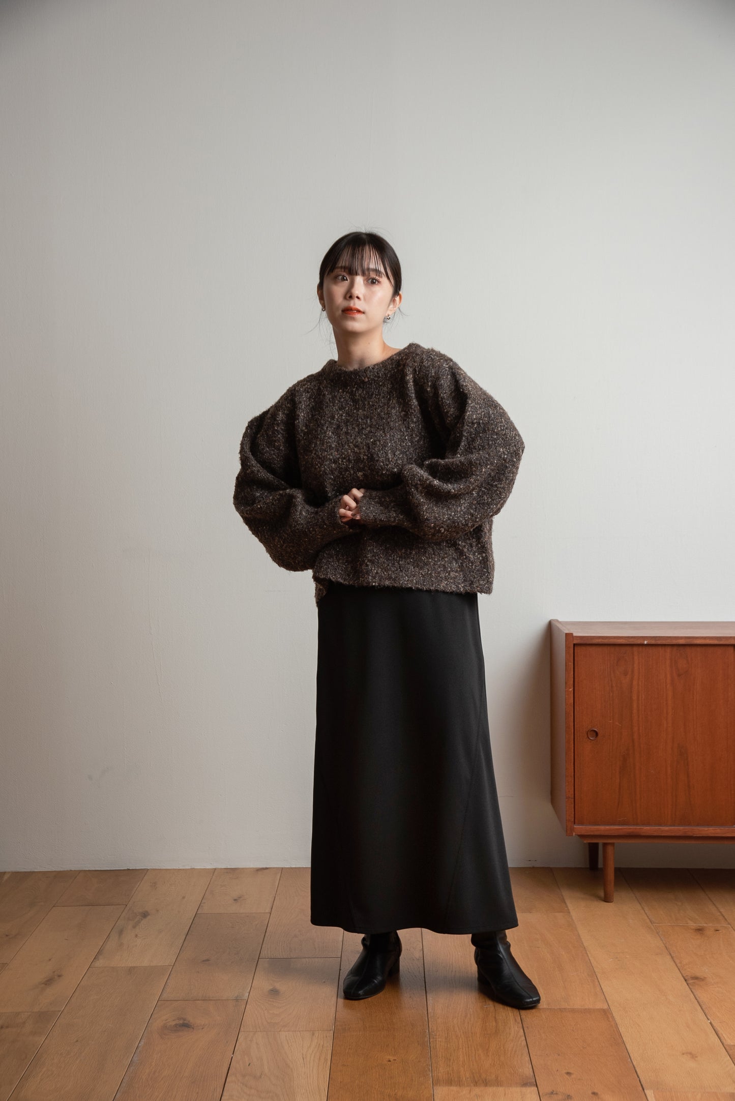 design line tuck flare skirt
