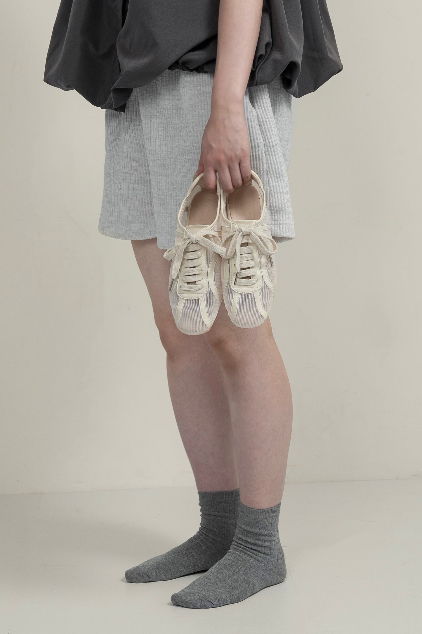 mesh line accent sneaker