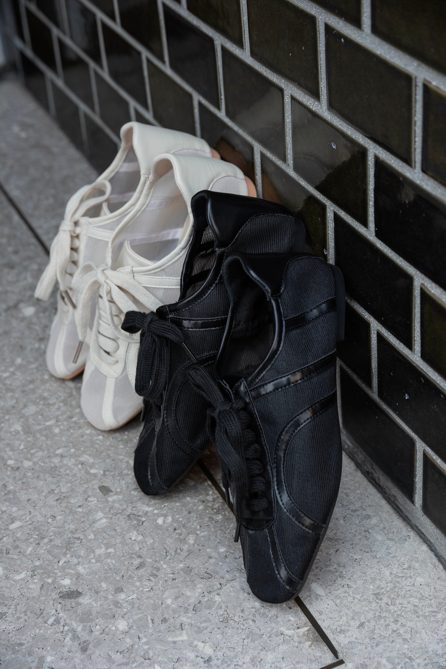 mesh line accent sneaker