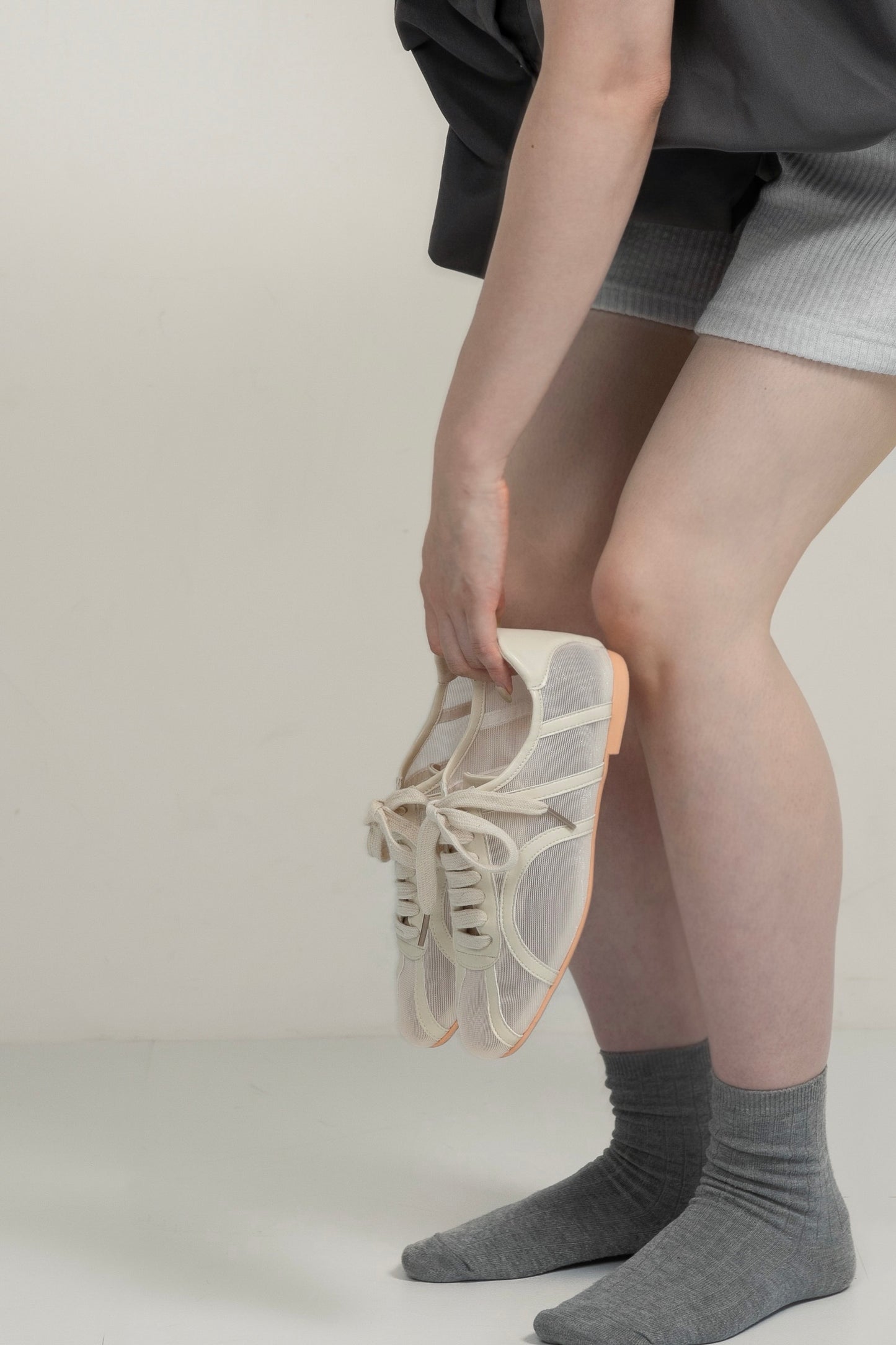 mesh line accent sneaker