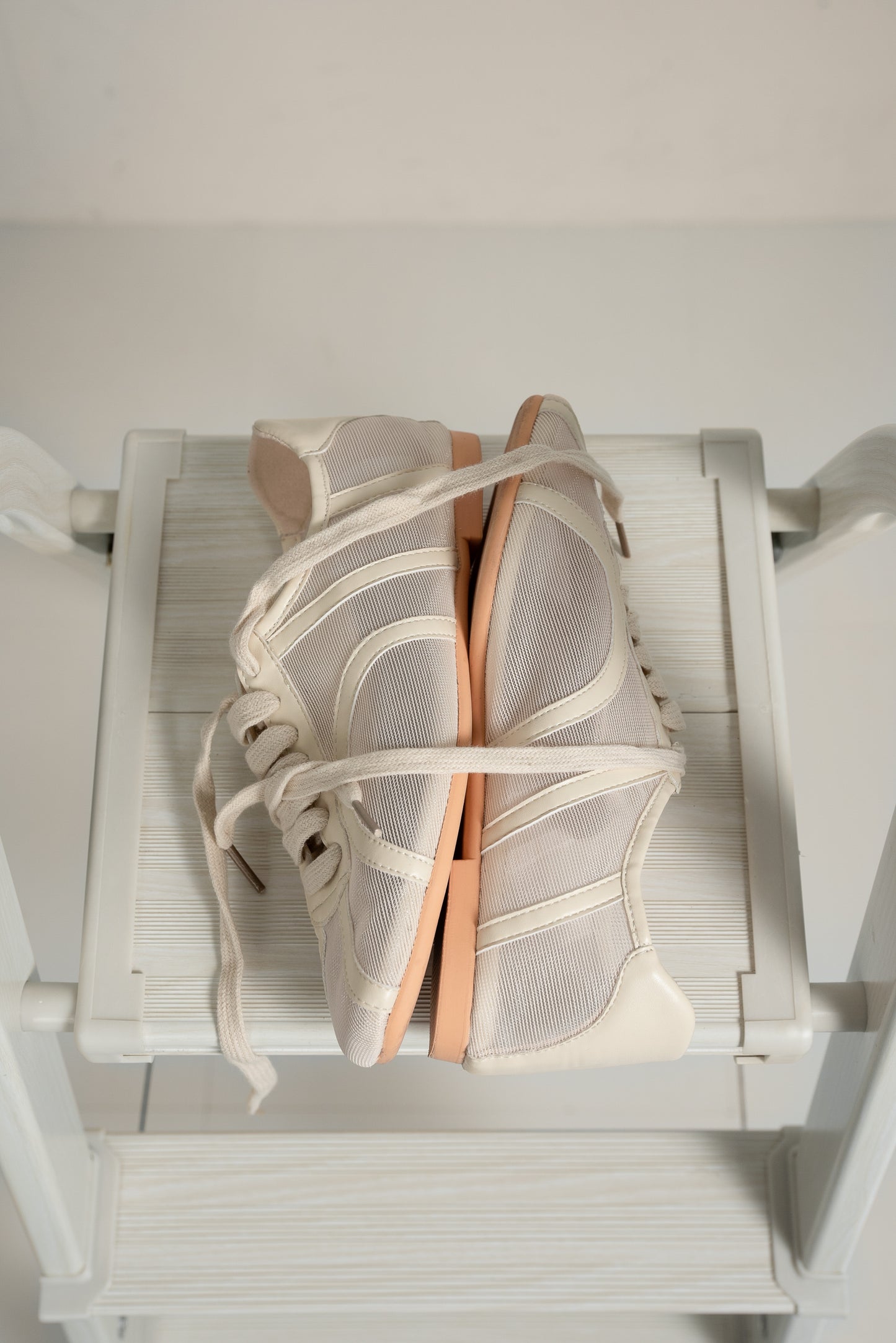 mesh line accent sneaker