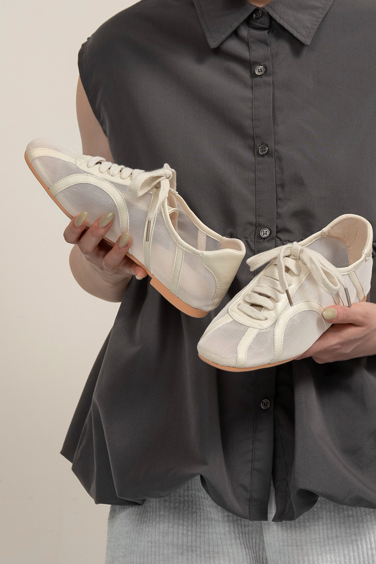 mesh line accent sneaker