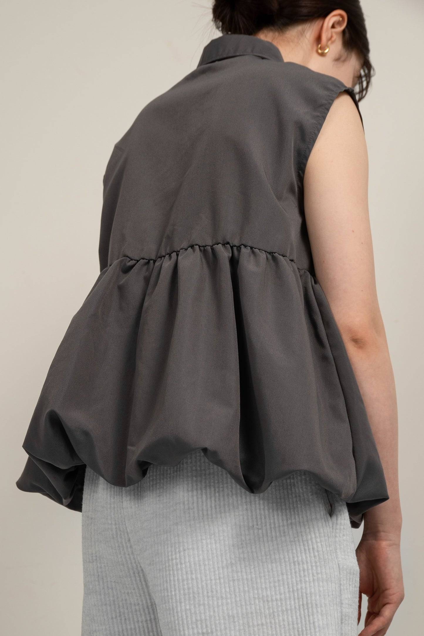 nosleeve balloon shirt