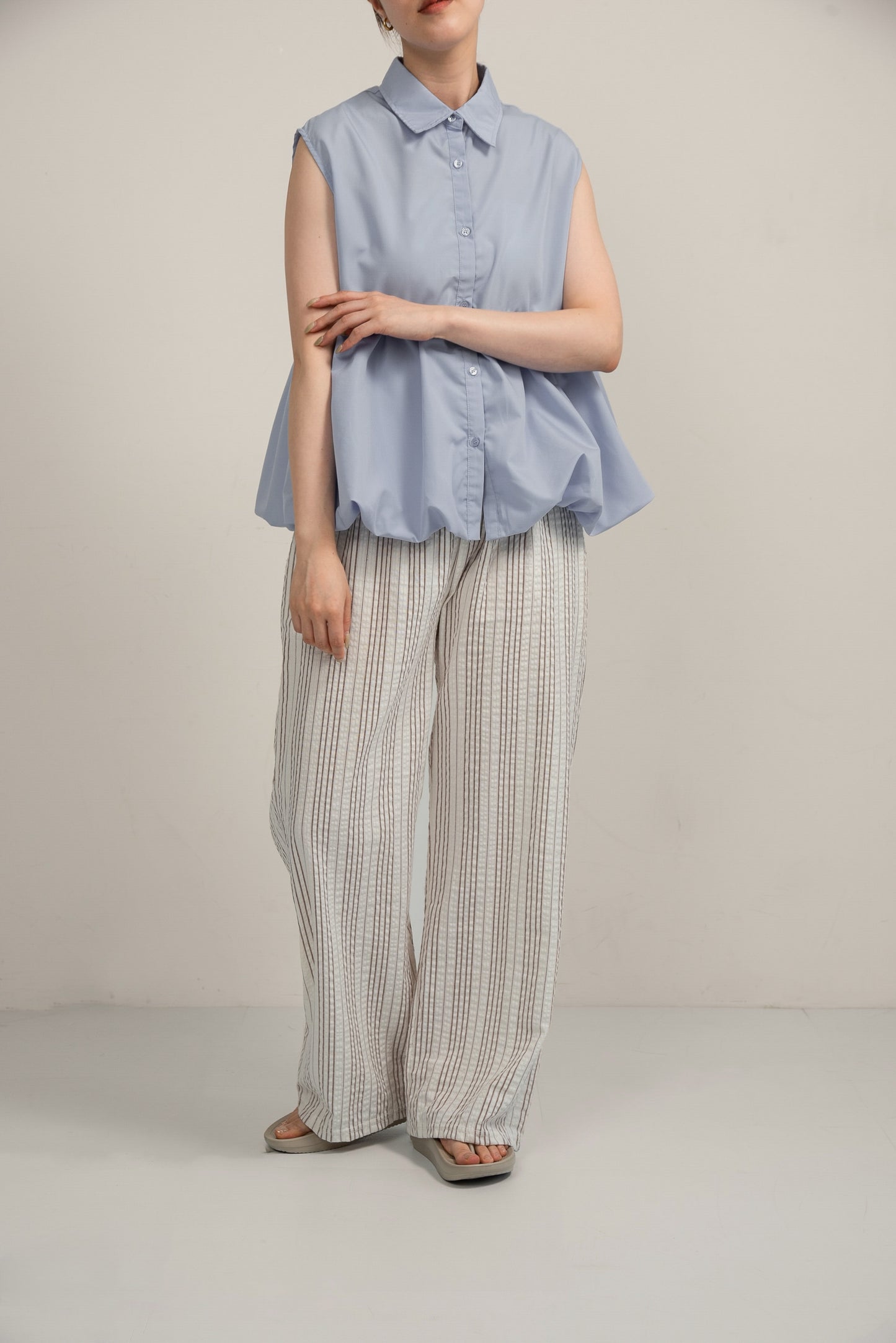 nosleeve balloon shirt