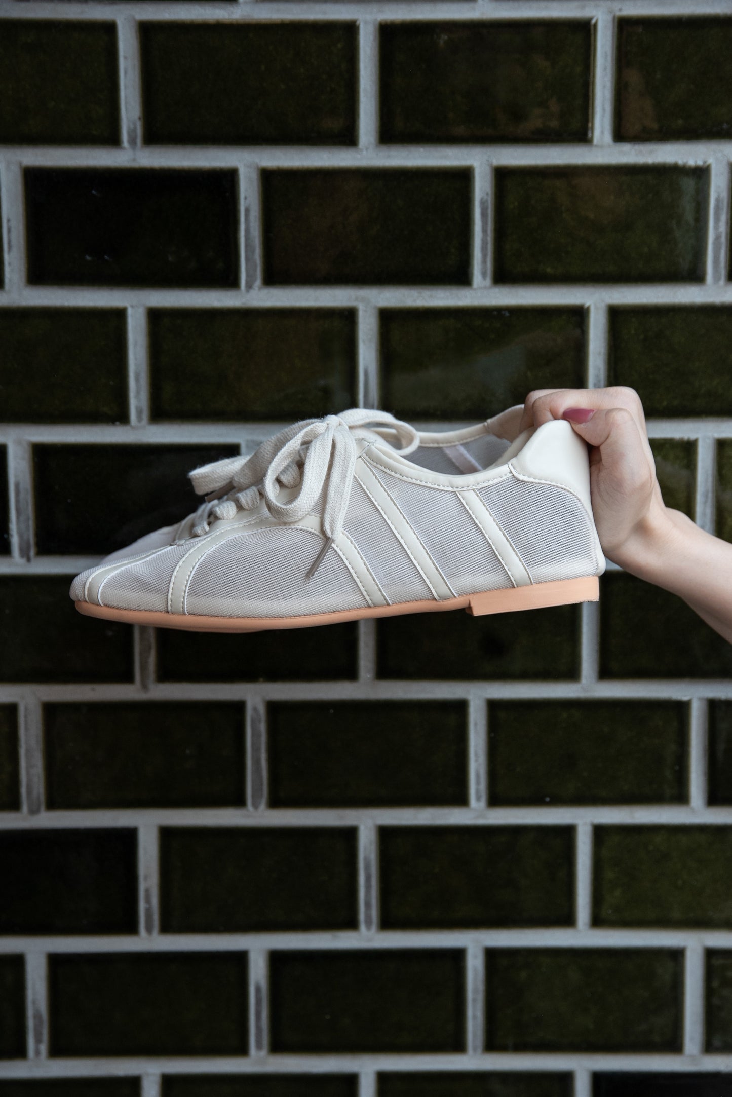 mesh line accent sneaker