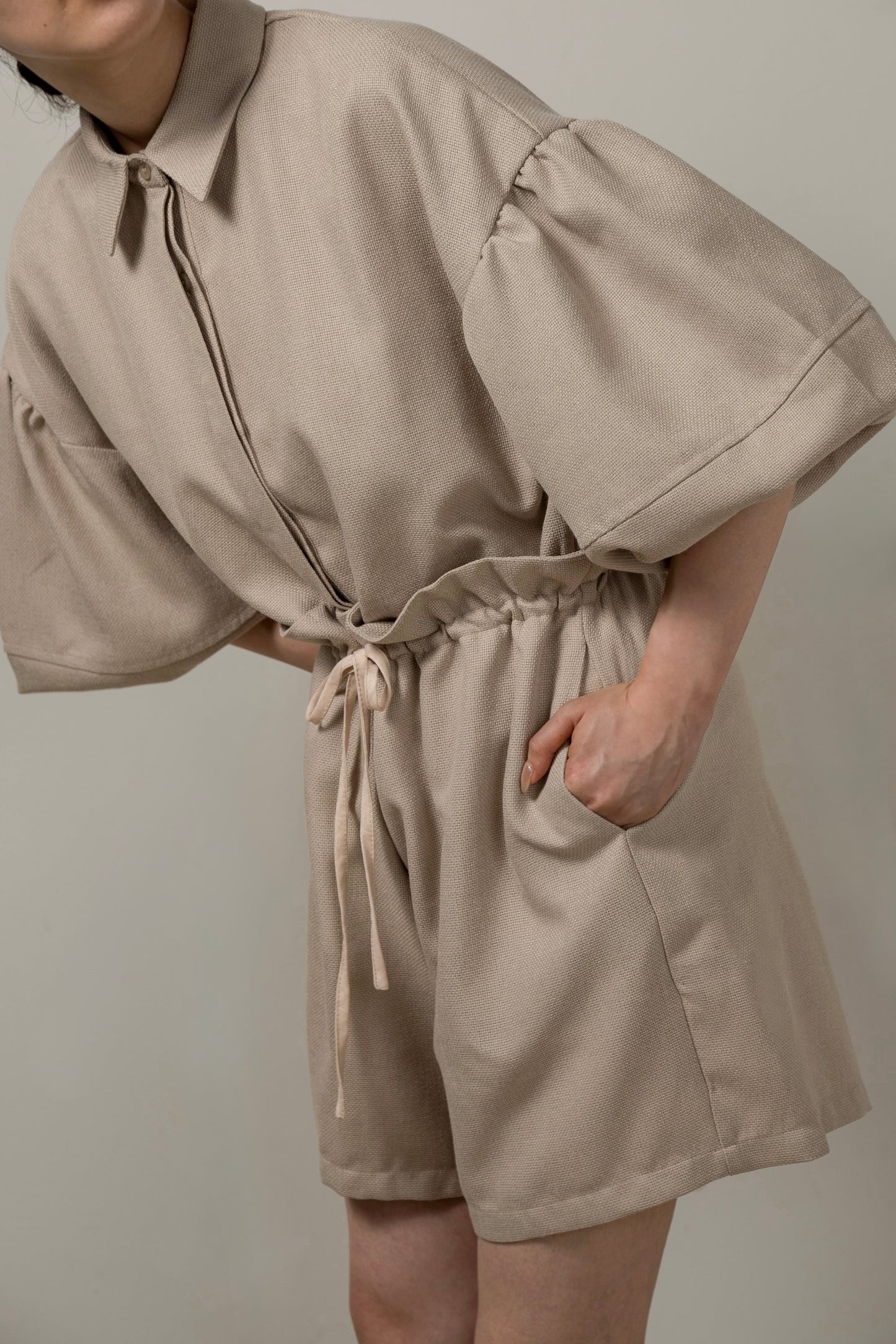 volume sleeve waist gather combinaison