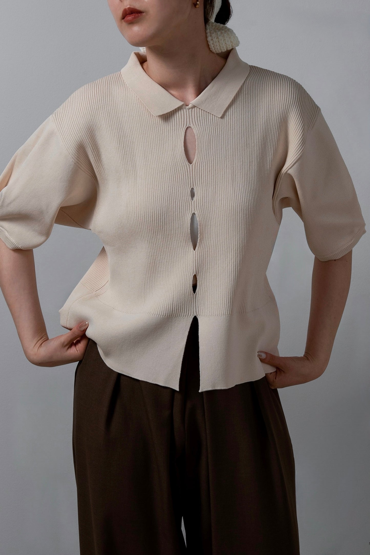 perforated collar puff sleeve knit