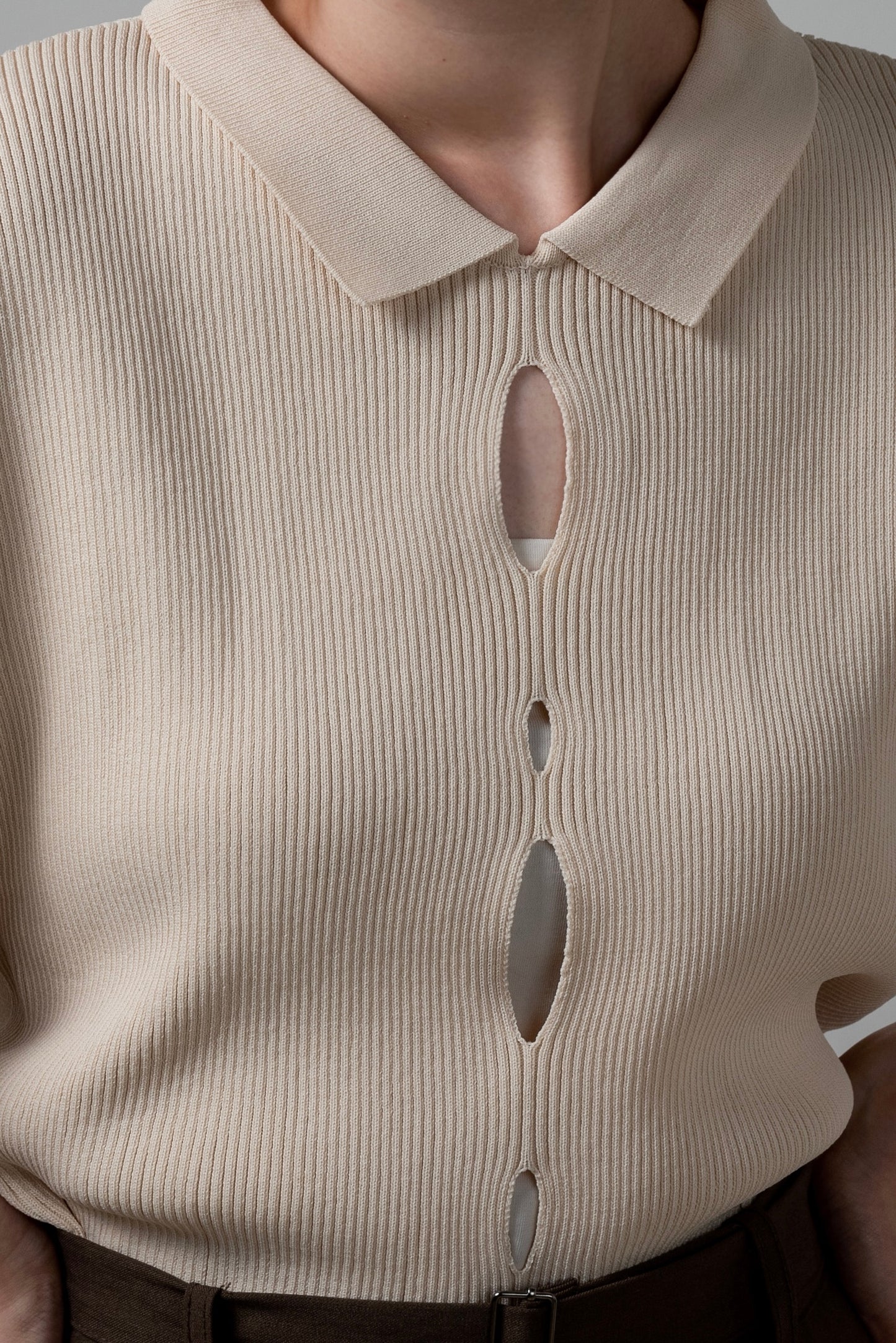 perforated collar puff sleeve knit