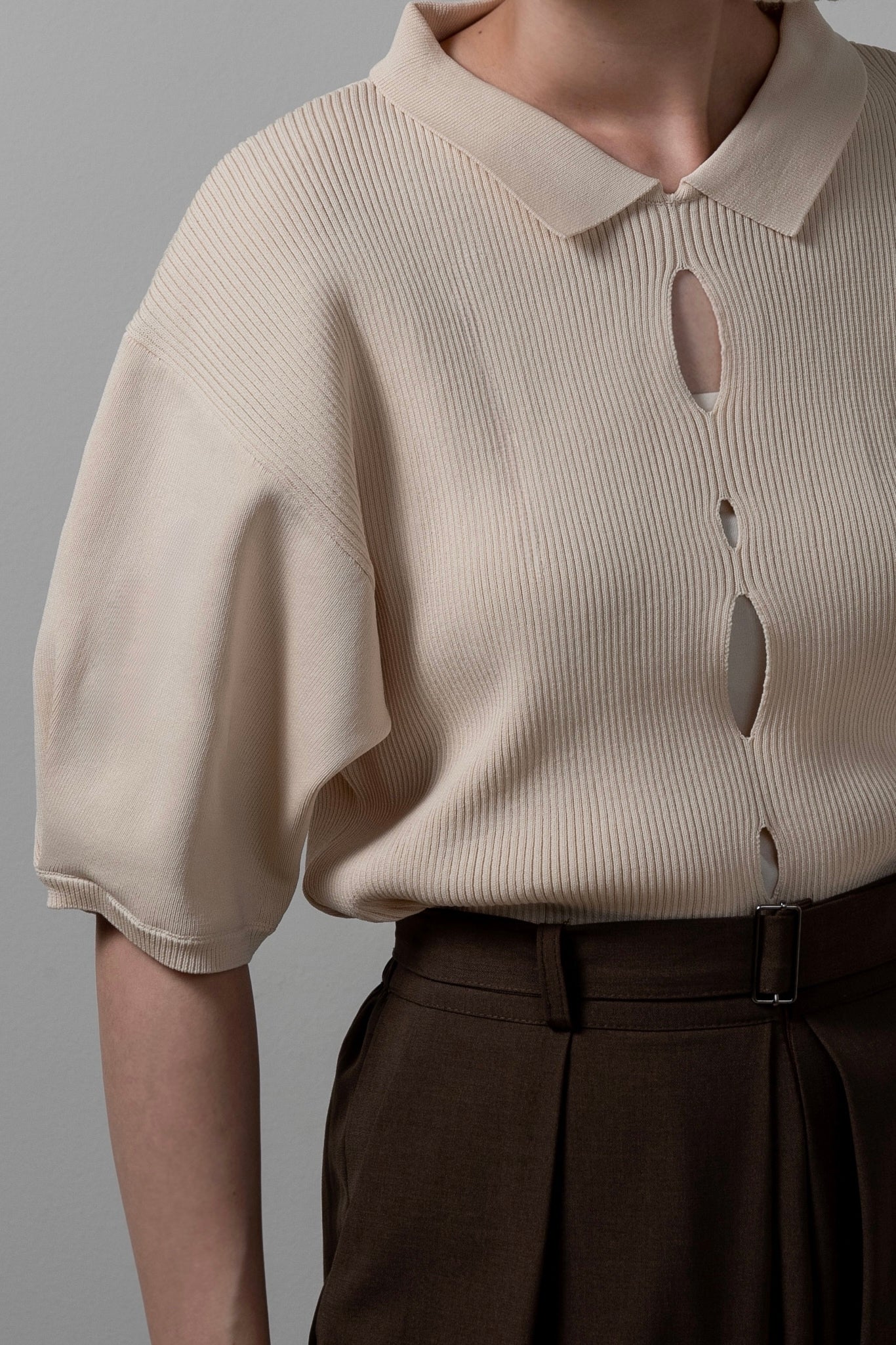 perforated collar puff sleeve knit