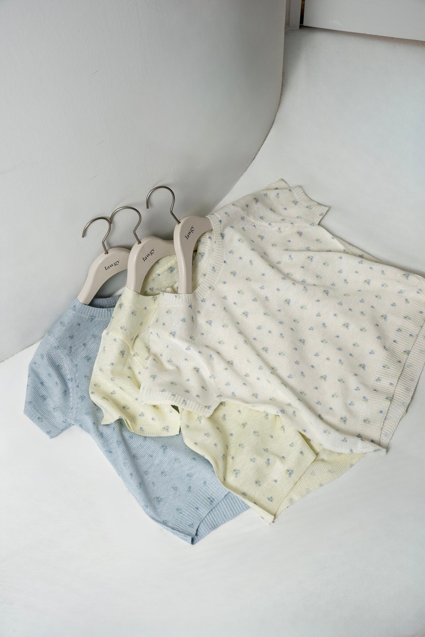 small floral pattern round neck tops