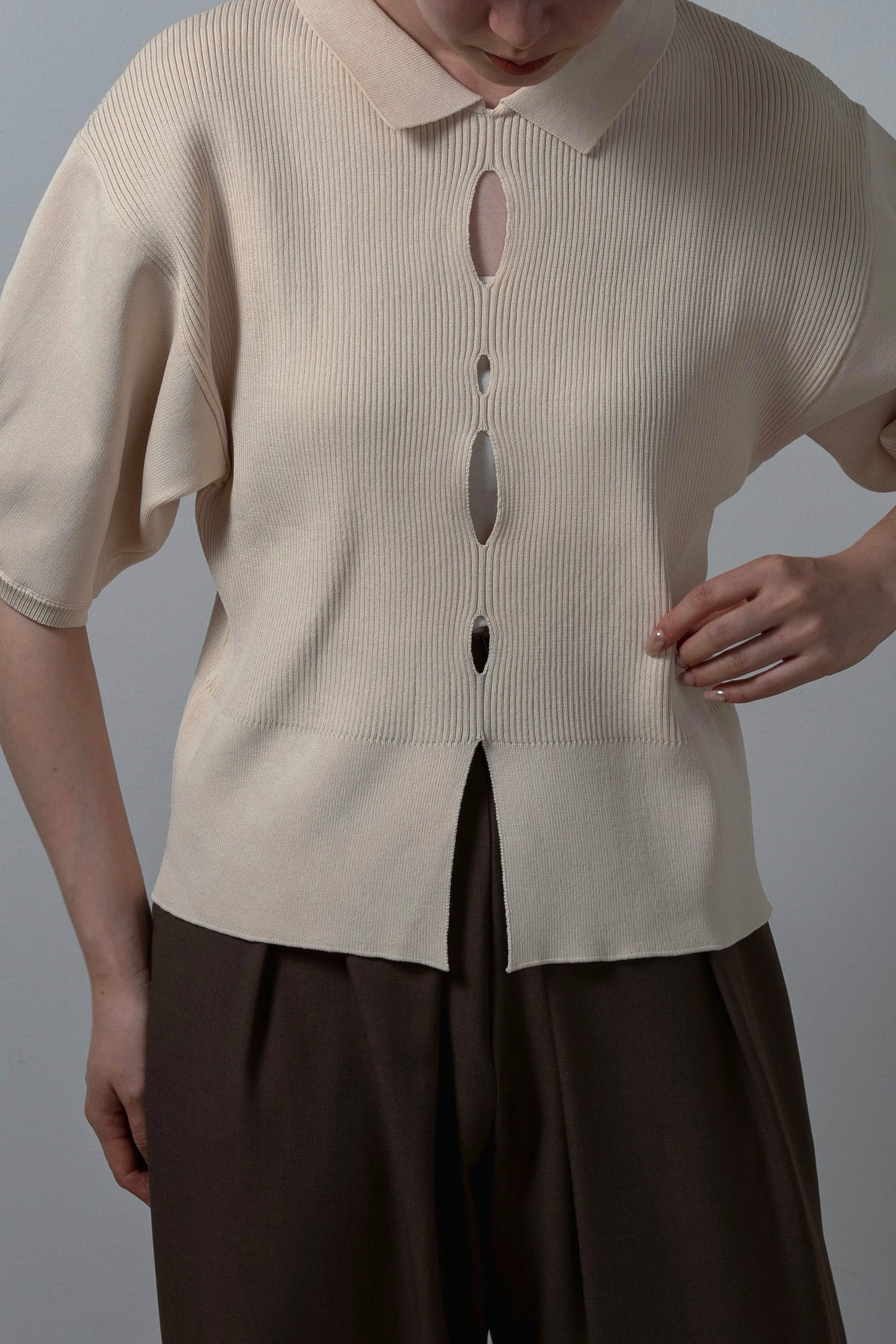 perforated collar puff sleeve knit