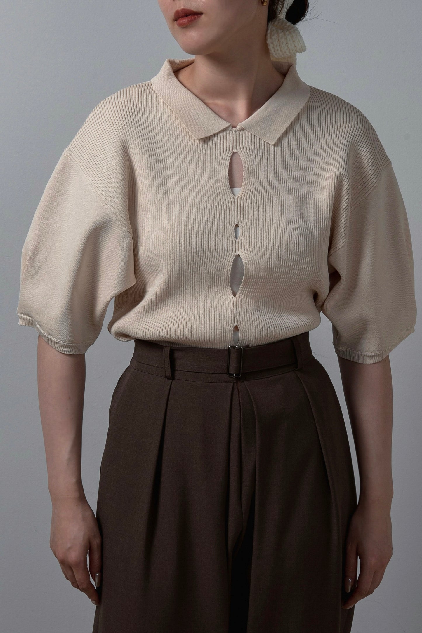 perforated collar puff sleeve knit