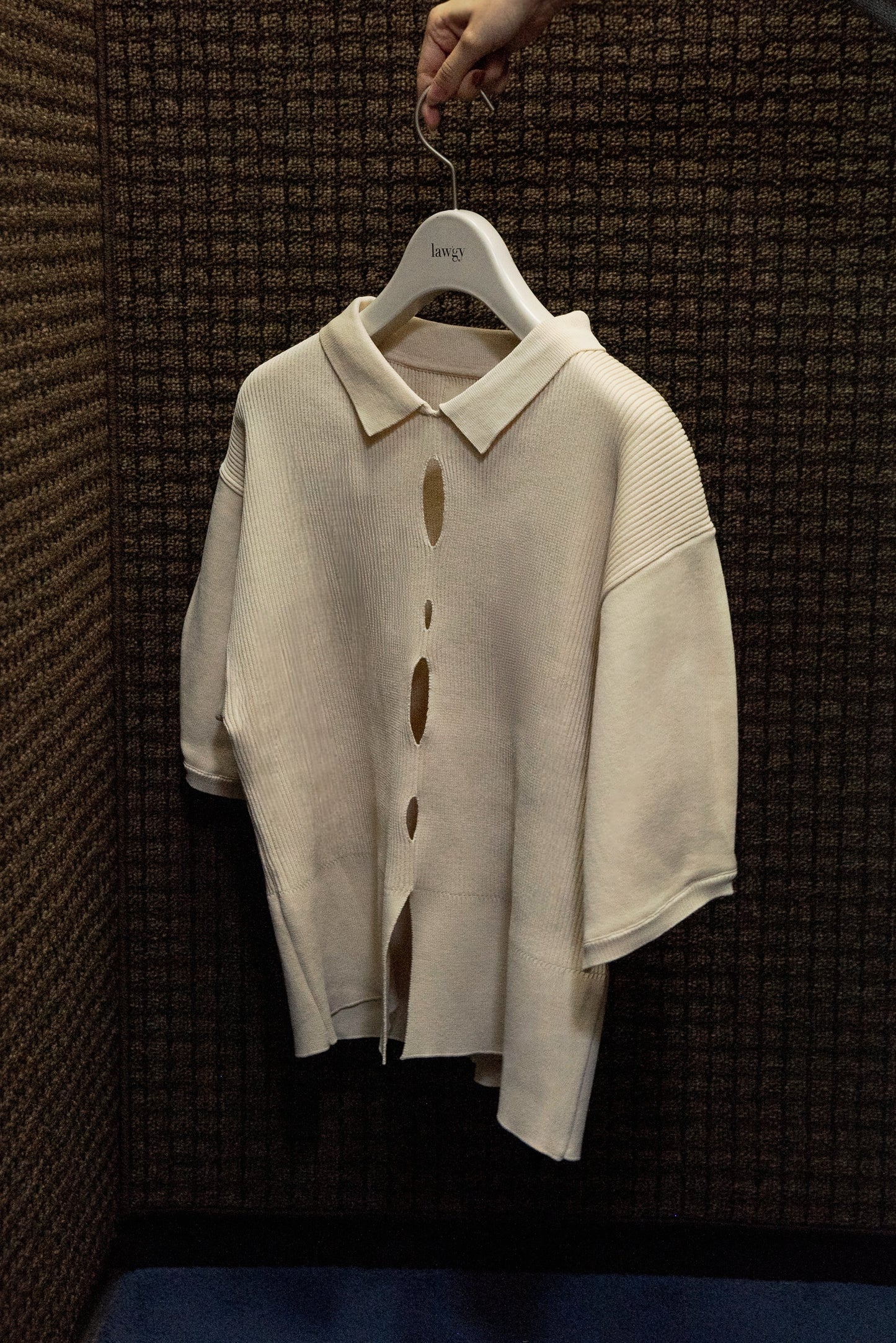 perforated collar puff sleeve knit