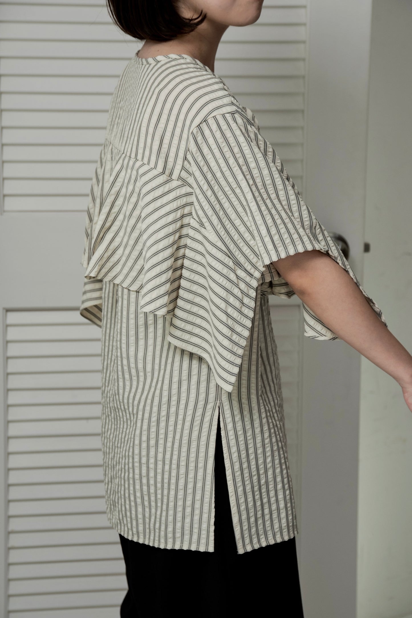 unevenness stripe frill ribbon blouse