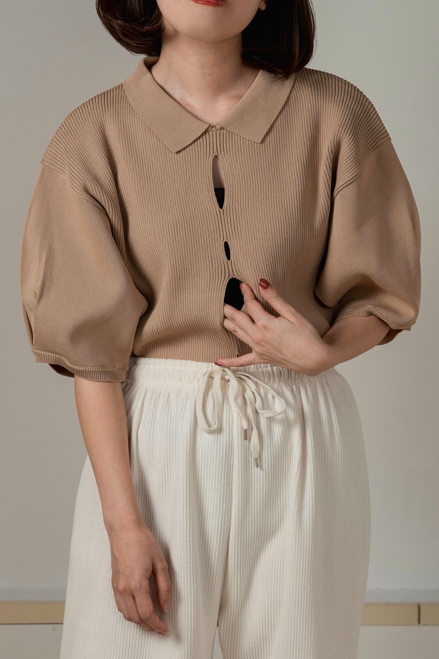 perforated collar puff sleeve knit