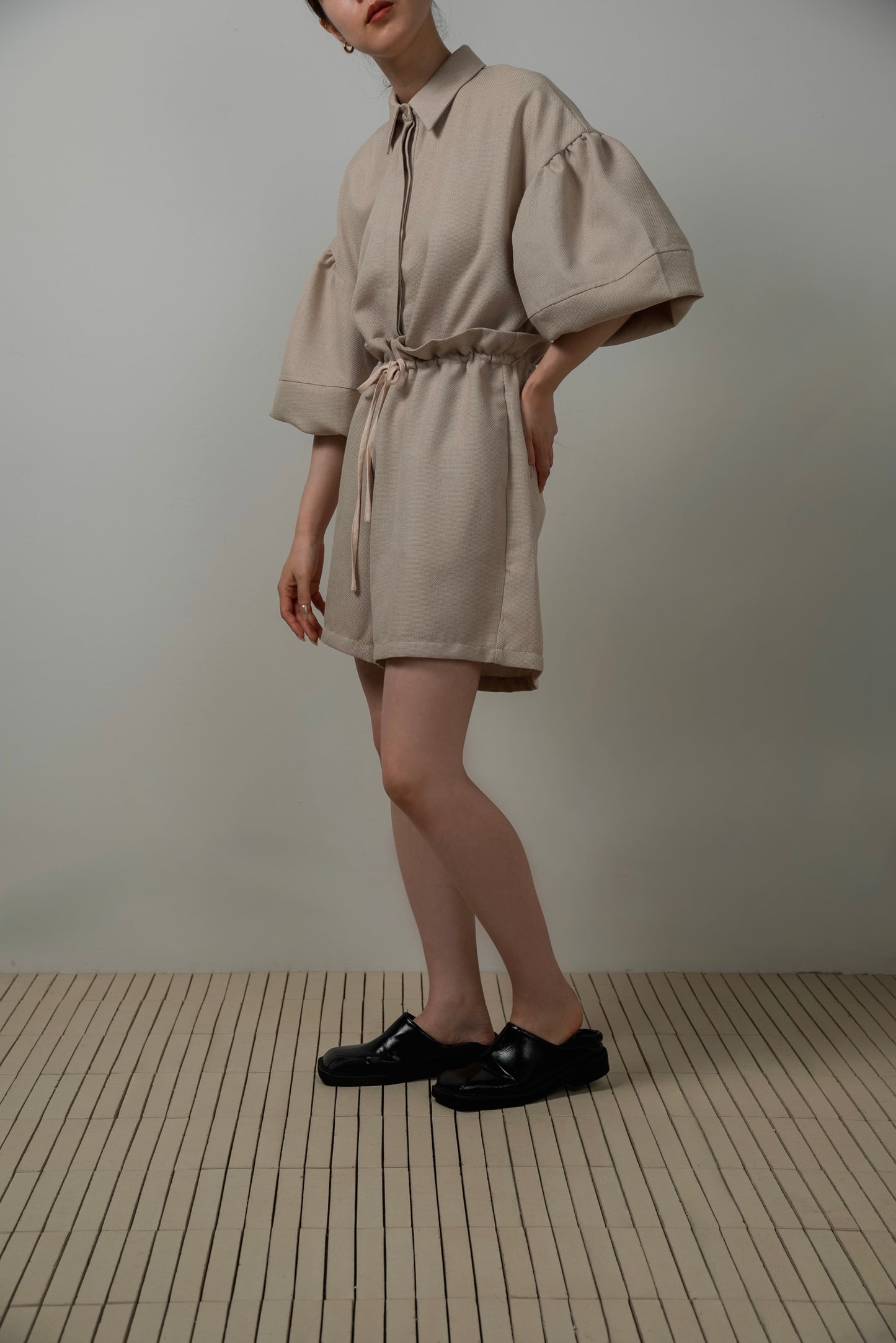 volume sleeve waist gather combinaison