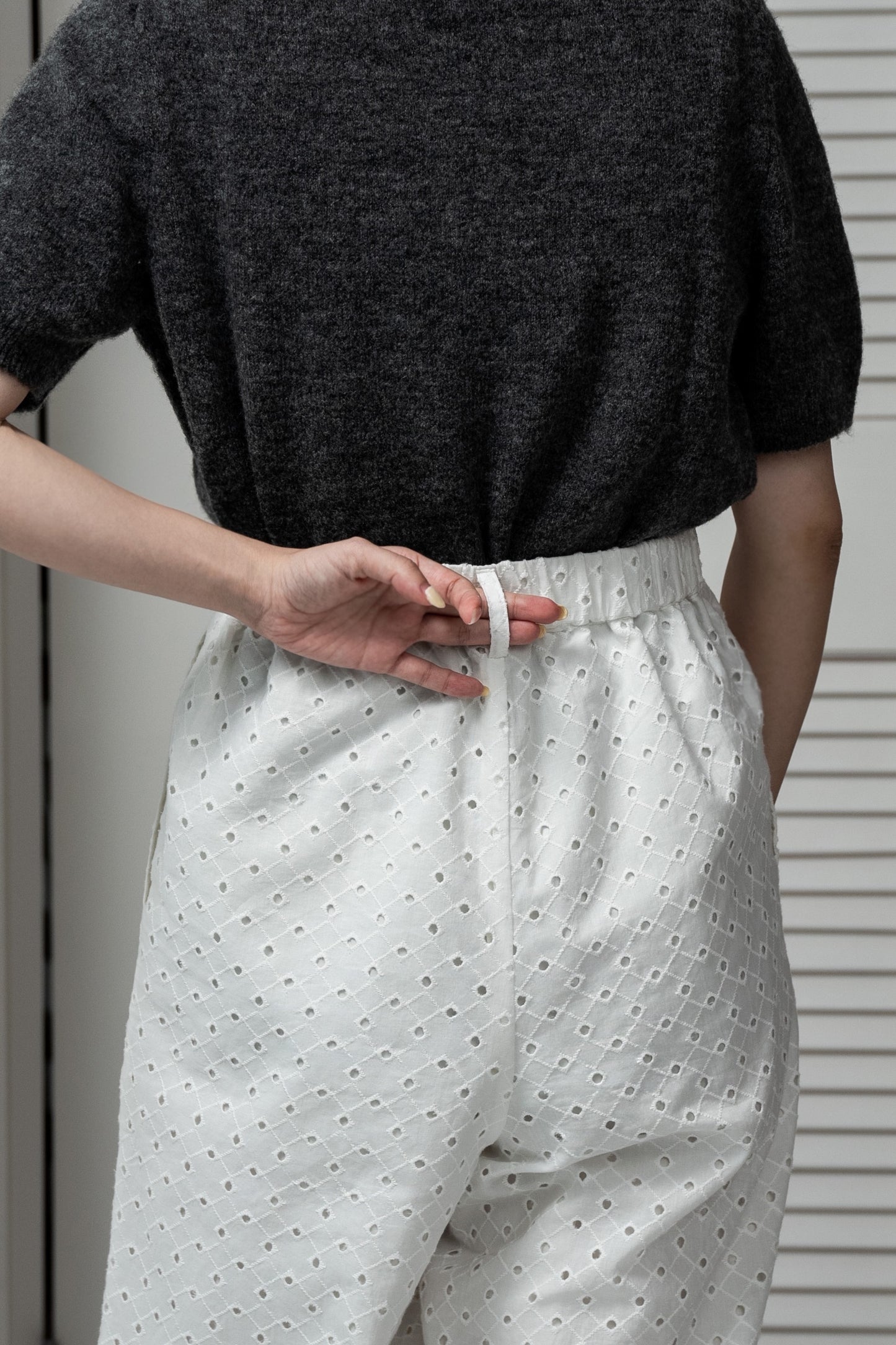 embroidery button point straight pants