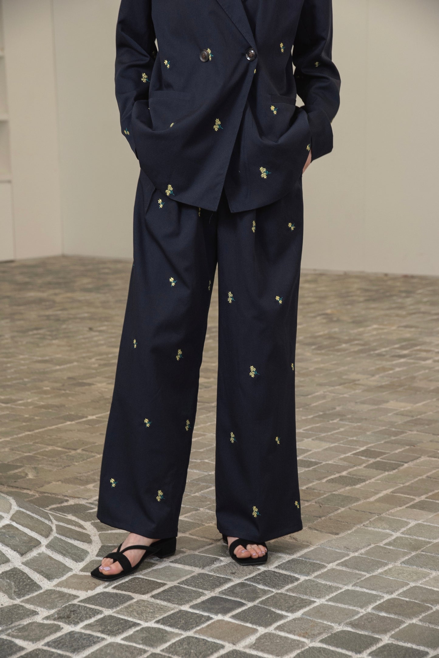 embroidery flower pants