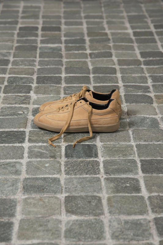 brushed slender sneaker