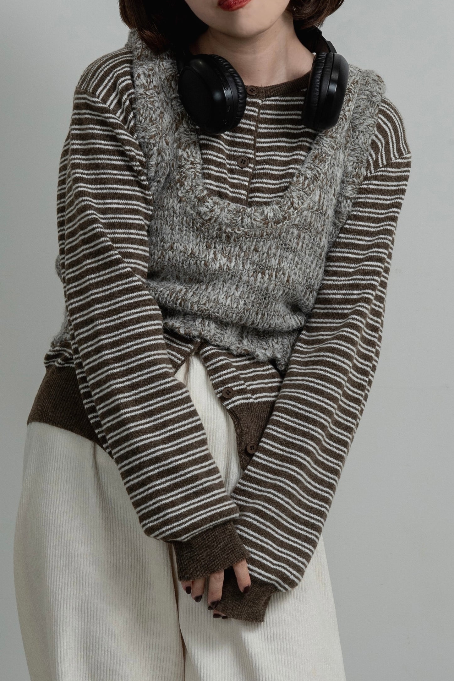 mix uneck knit vest