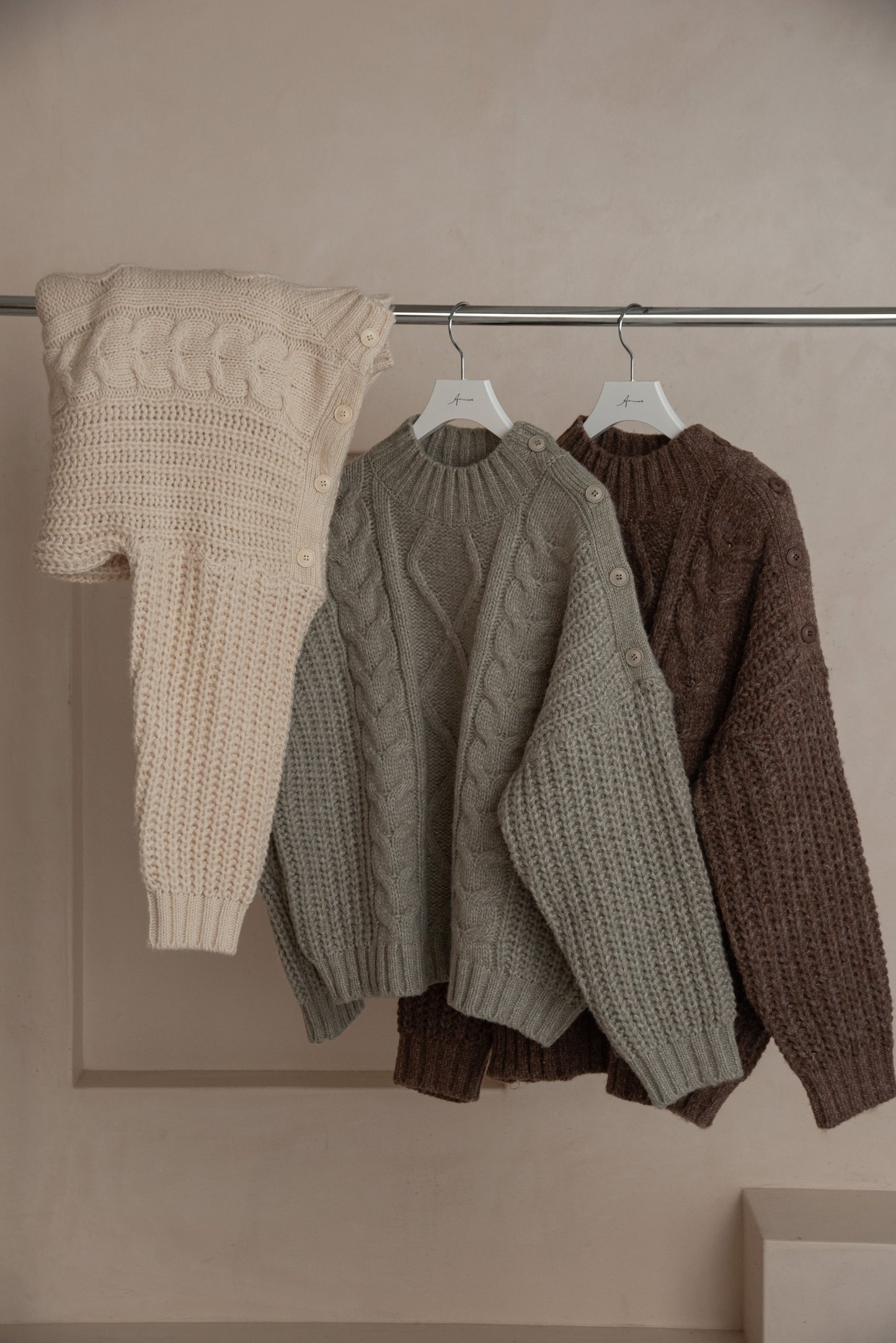 cable button over size knit