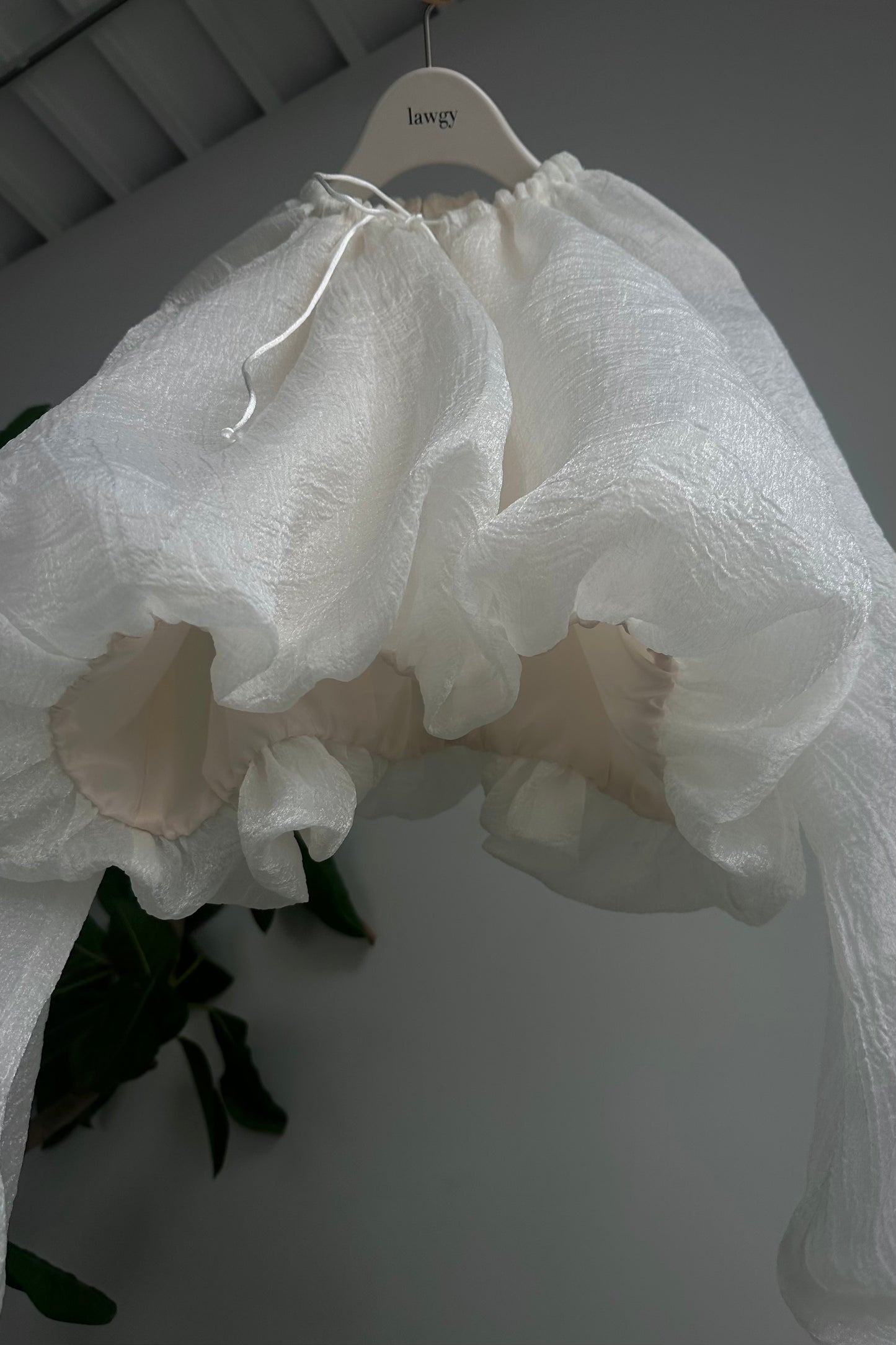 hem balloon volume sheer blouse