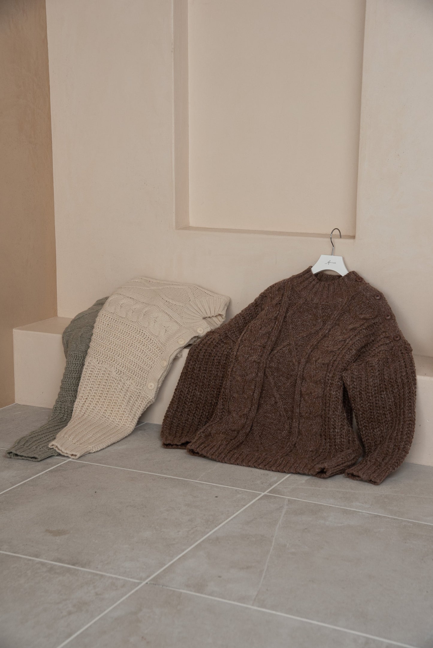 cable button over size knit
