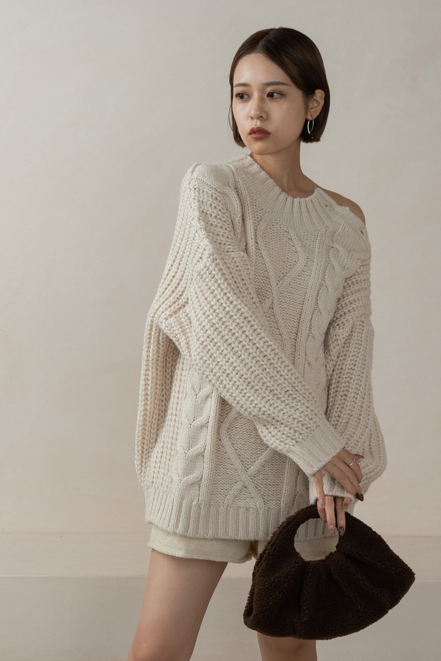 cable button over size knit