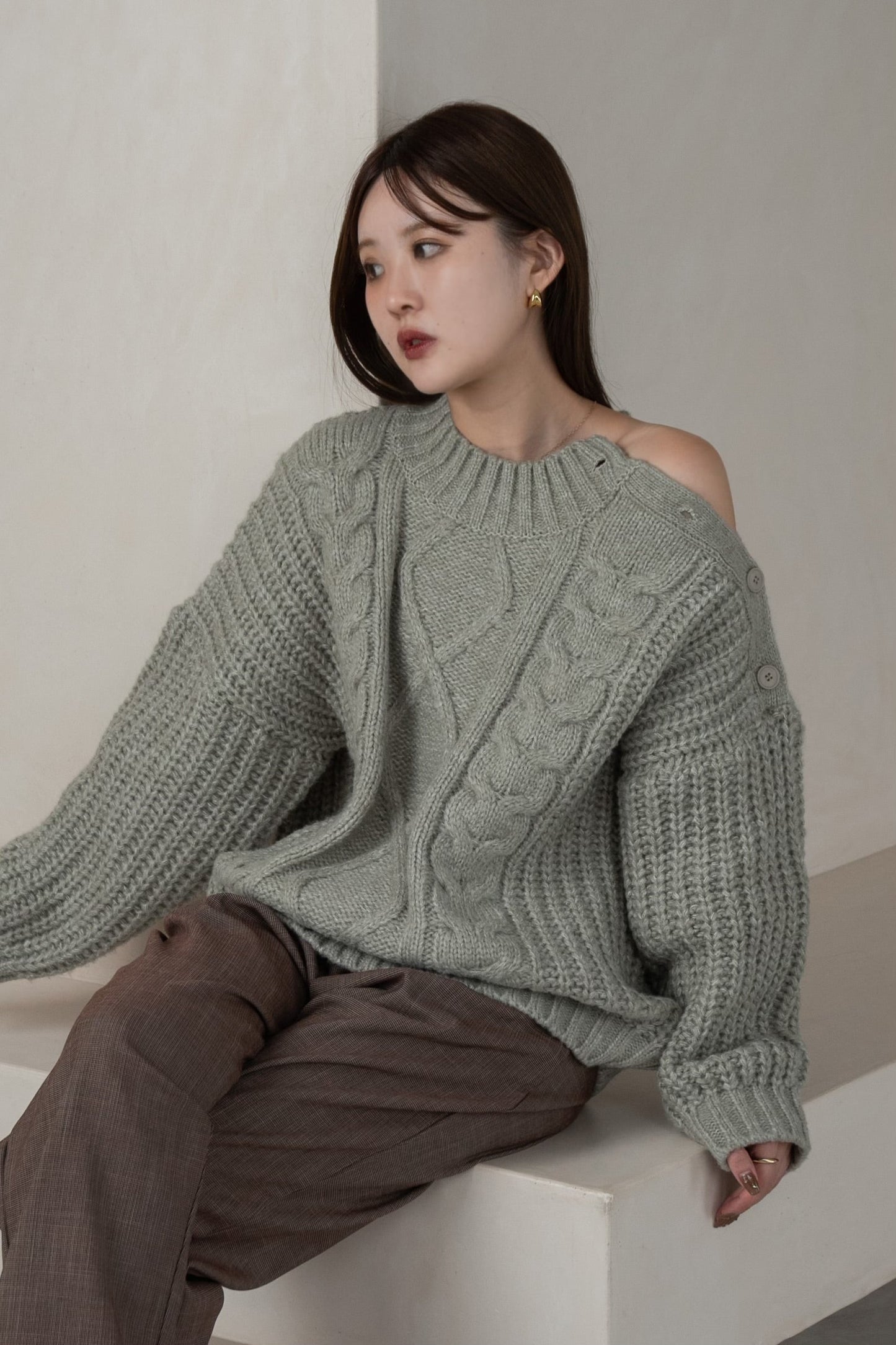 cable button over size knit