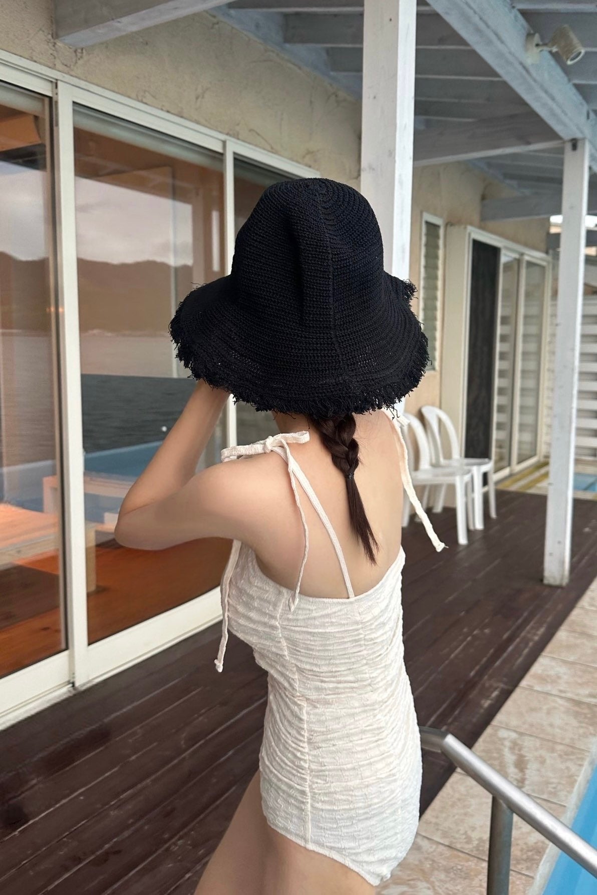 straw like fringe hat