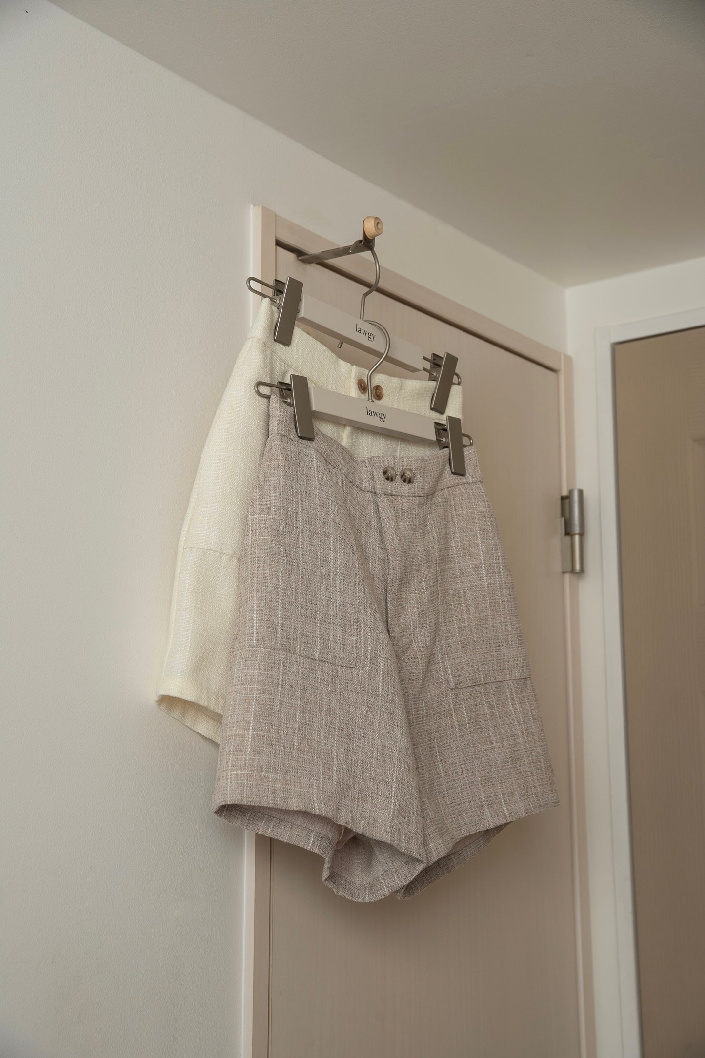 tweed like short pants