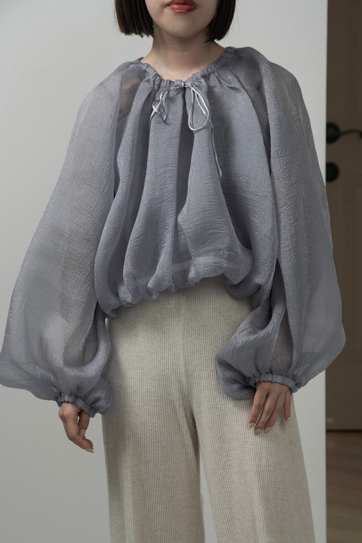 hem balloon volume sheer blouse