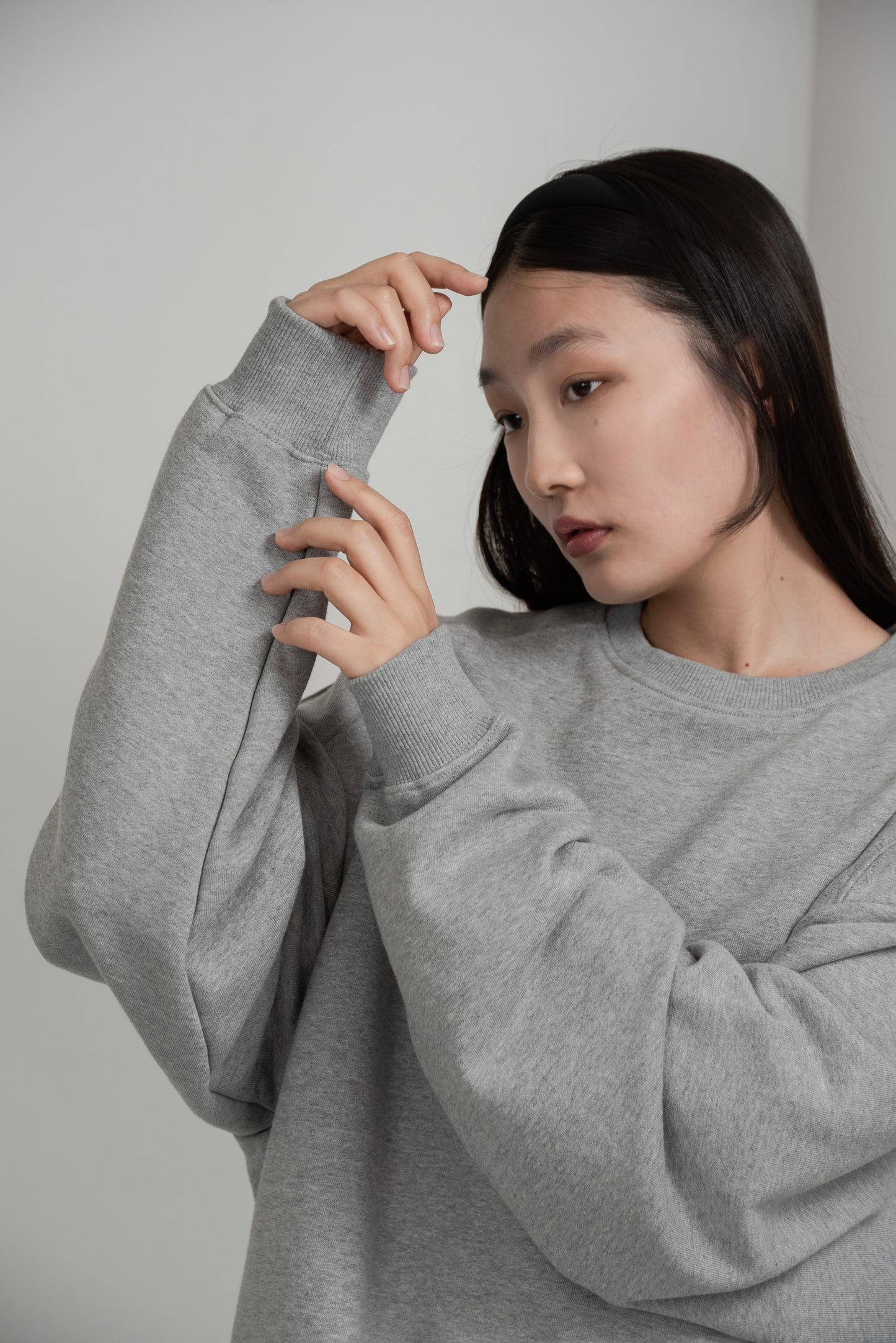 collab embroidered logo sweat【I_am × kimina】