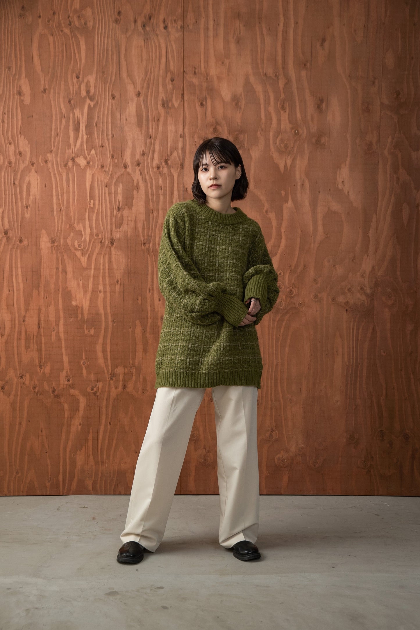 mix checked sleeve knit