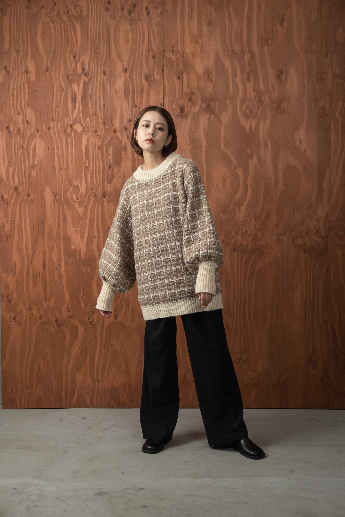 mix checked sleeve knit