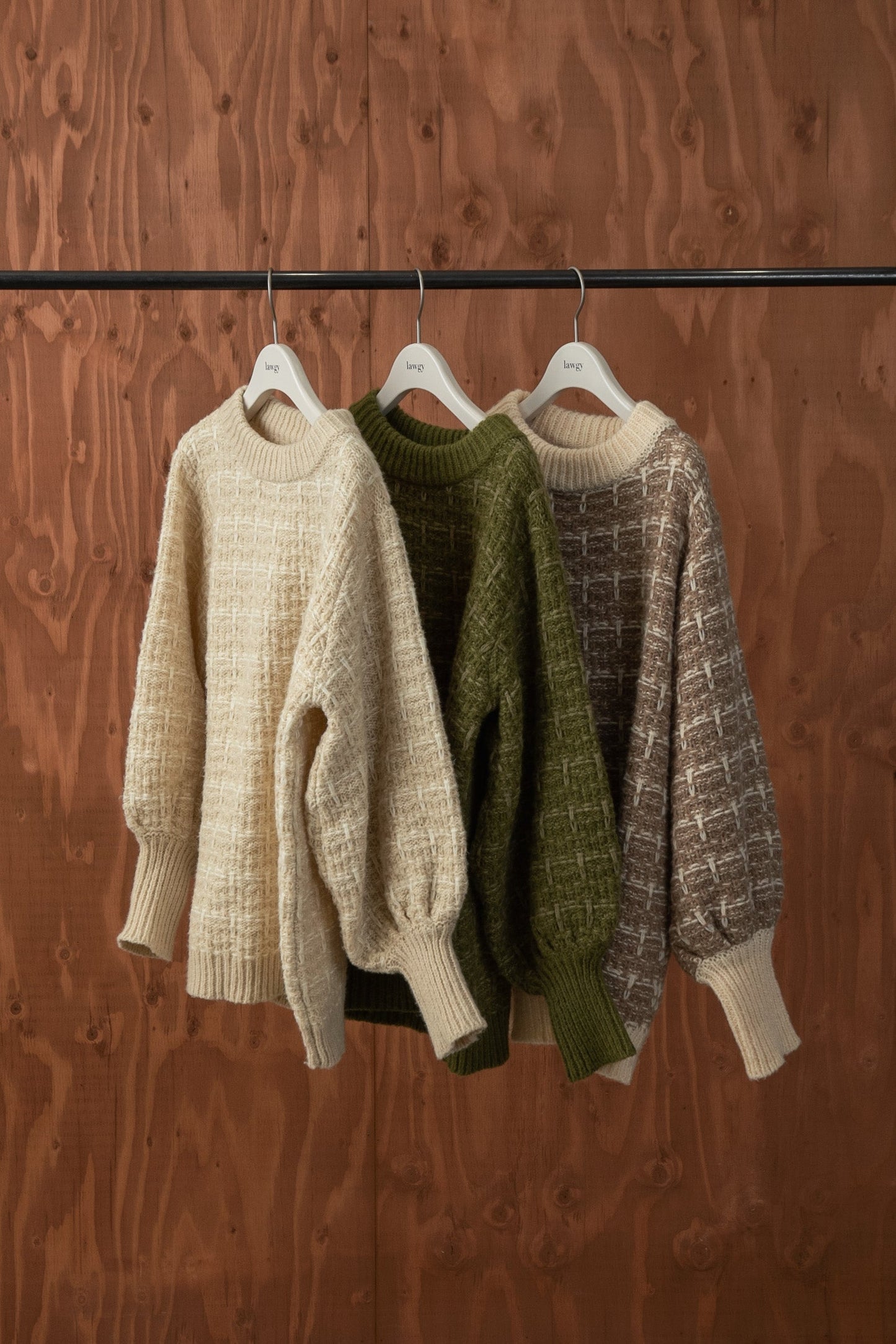 mix checked sleeve knit
