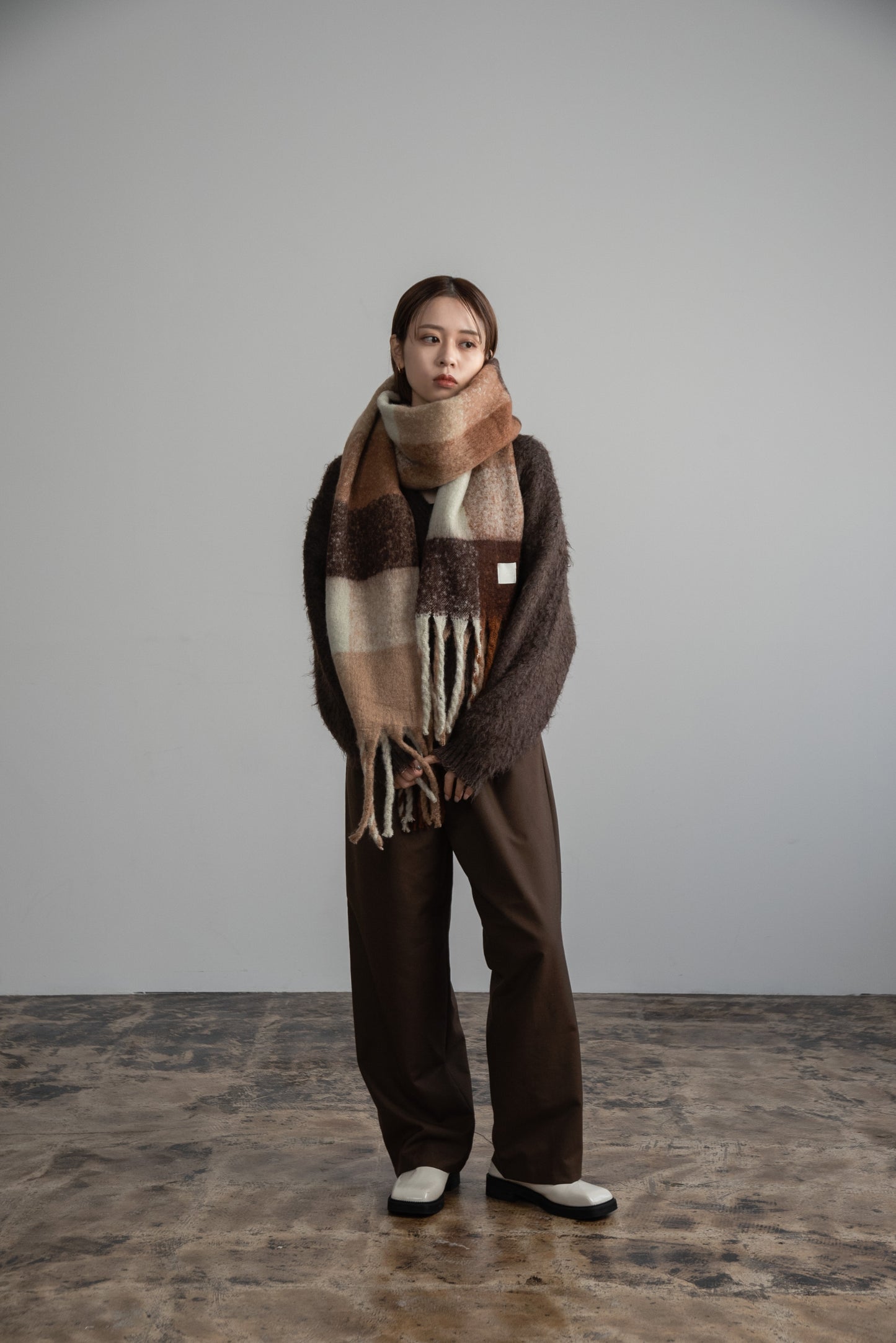 bulky volume fringe muffler