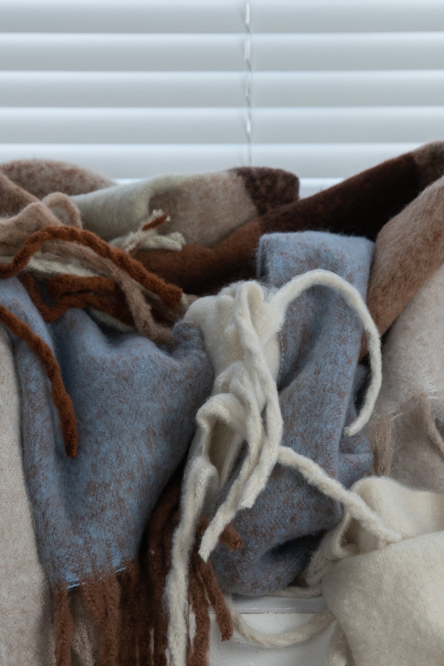 bulky volume fringe muffler